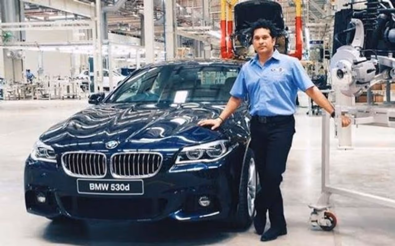 <p>&nbsp;ఈ సంవత్సరంలో సచిన్ కొనుగోలు చేసిన &nbsp;రెండవ కొత్త బి‌ఎం‌డబల్యూ కారు ఇది, అతను ఇటీవల కస్టమైజ్ &nbsp;బి‌ఎం‌డబల్యూ ఐ8ని &nbsp;కూడా తన గ్యారేజీలో చేర్చారు.<br />&nbsp;</p>