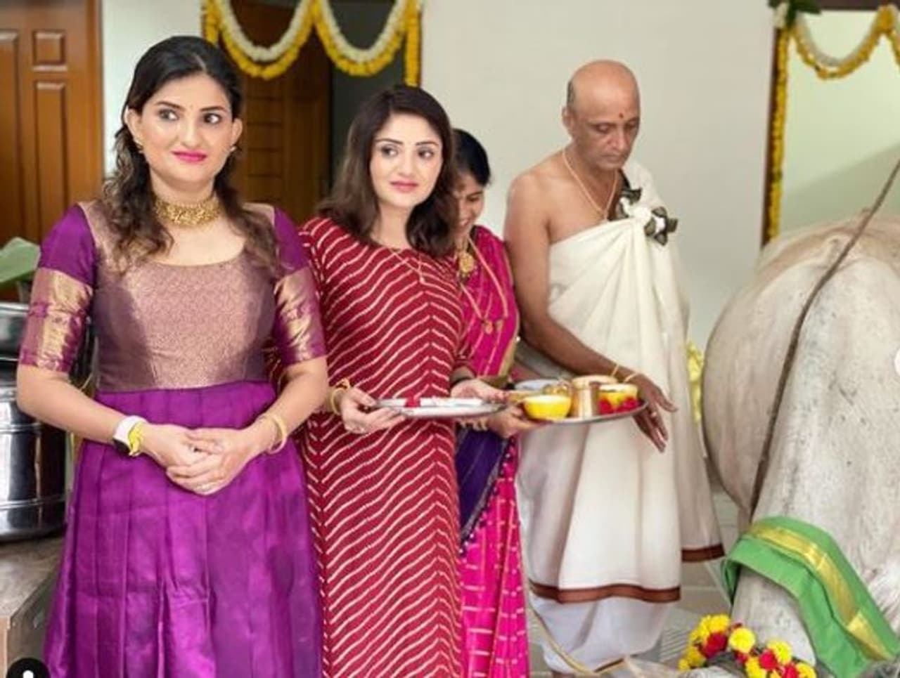 <p>ಸ್ಯಾಂಡಲ್ವುಡ್ ನಟಿ ಕಾರುಣ್ಯ ರಾಮ್ ಹೊಸ ಮನೆ ಖರೀದಿಸಿದ್ದಾರೆ. </p> <p>ಸ್ಯಾಂಡಲ್ವುಡ್ ನಟಿ ಕಾರುಣ್ಯ ರಾಮ್ ಹೊಸ ಮನೆ ಖರೀದಿಸಿದ್ದಾರೆ. </p>