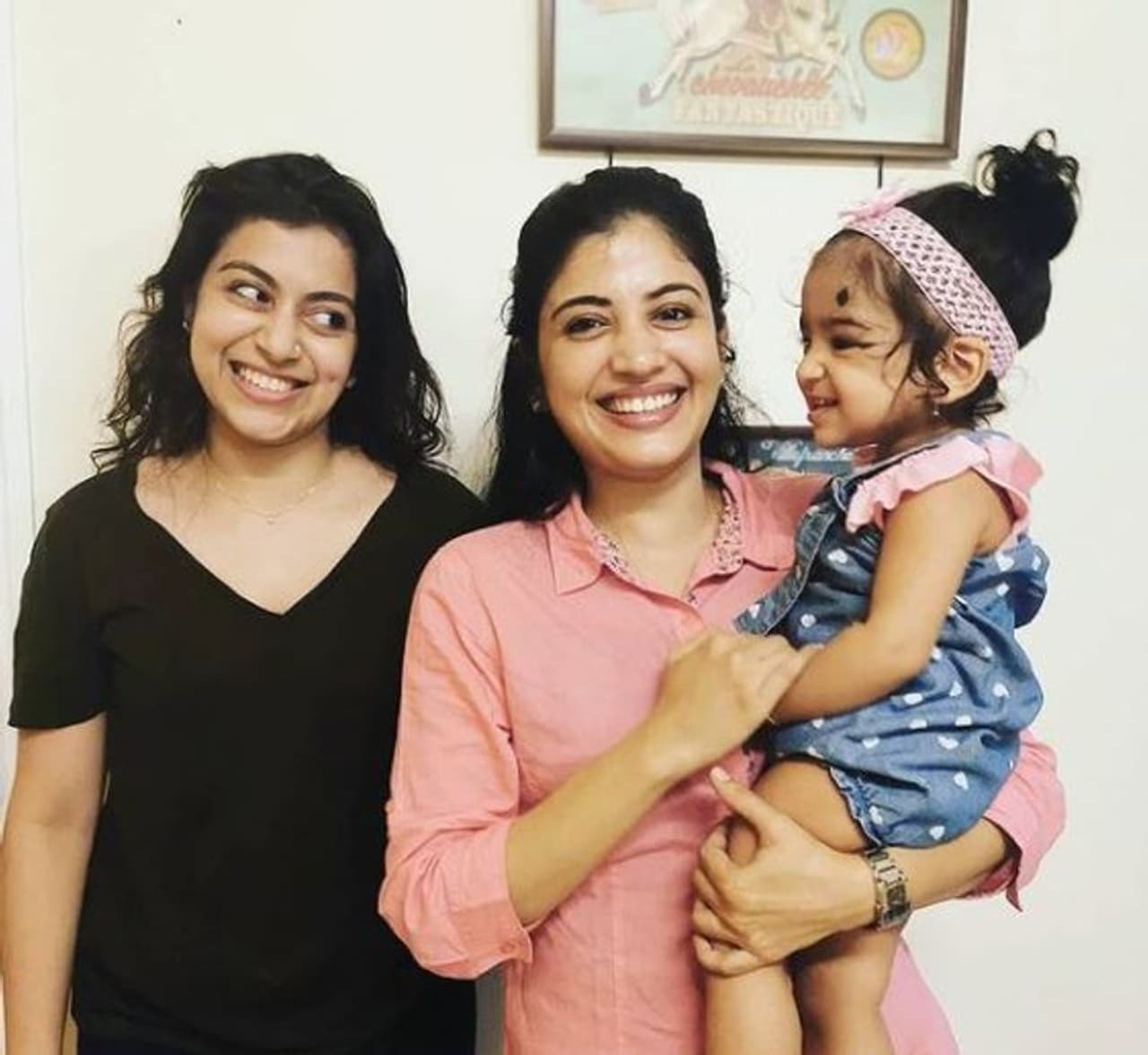 <p>’நெடுஞ்சாலை’, படத்தின் மூலம், தமிழில் கதாநாயகியாக அறிமுகமானவர் மலையாள நடிகை ஷிவதா. </p> <p>’நெடுஞ்சாலை’, படத்தின் மூலம், தமிழில் கதாநாயகியாக அறிமுகமானவர் மலையாள நடிகை ஷிவதா. </p>