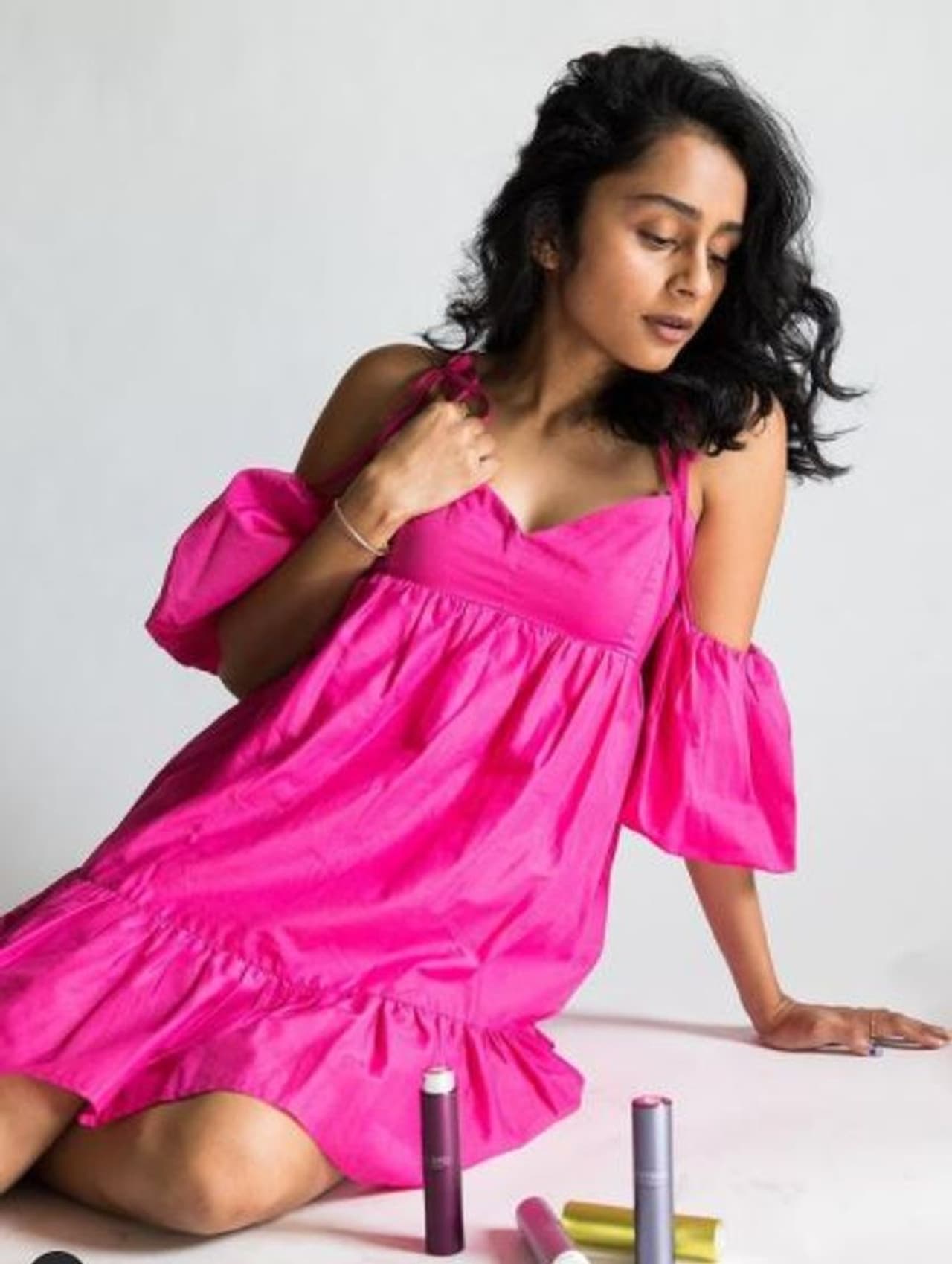 <p>விஜய் டிவியில் ஒளிபரப்பாகி வரும் சூப்பர் சிங்கர் ஜூனியர் சீசன் 3 , நிகழ்ச்சியில் கடந்த 2012 ஆம் ஆண்டு, அமெரிக்காவில் இருந்து வந்து கலந்து கொண்டவர் பிரகதி.</p>