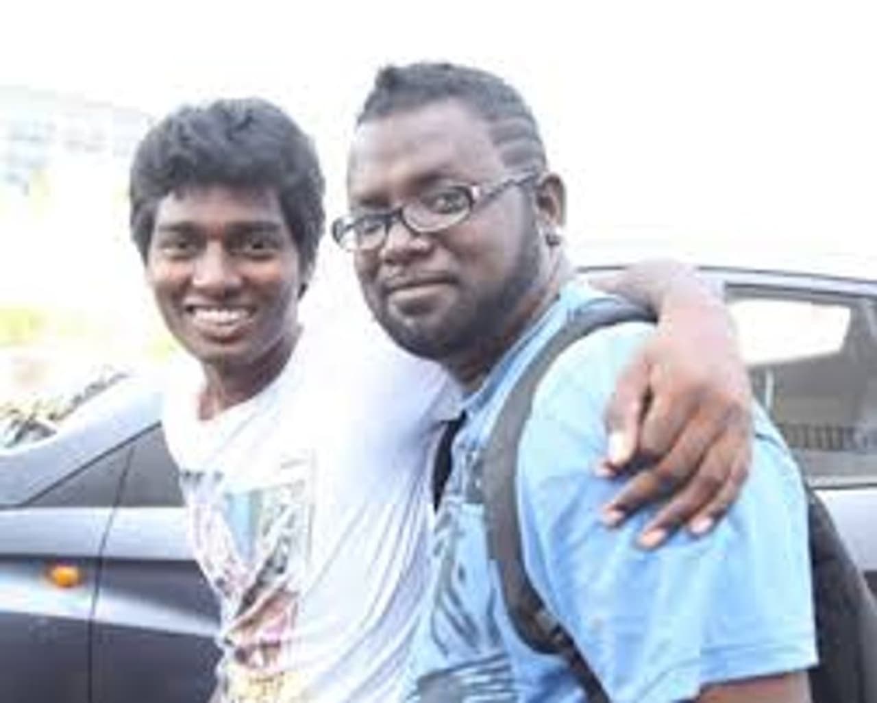 <p>கொரோனா தொற்றால் திரைப்பிரபலங்கள் பலரும் அடுத்தடுத்து மரணமடைவது கோலிவுட்டை கலக்கத்தில் ஆழ்த்தியுள்ளது. இயக்குநர்கள் கே.வி.ஆனந்த், தாமிரா, காமெடி நடிகர் பாண்டு, பாடகர் கோமகன், துணை நடிகர் மாறன் உள்ளிட்டோர் கொரோனா தொற்றால் அடுத்தடுத்து மரணமடைந்தது திரையுலகினரை சோகத்தில் ஆழ்த்தியது. </p> <p>கொரோனா தொற்றால் திரைப்பிரபலங்கள் பலரும் அடுத்தடுத்து மரணமடைவது கோலிவுட்டை கலக்கத்தில் ஆழ்த்தியுள்ளது. இயக்குநர்கள் கே.வி.ஆனந்த், தாமிரா, காமெடி நடிகர் பாண்டு, பாடகர் கோமகன், துணை நடிகர் மாறன் உள்ளிட்டோர் கொரோனா தொற்றால் அடுத்தடுத்து மரணமடைந்தது திரையுலகினரை சோகத்தில் ஆழ்த்தியது. </p>