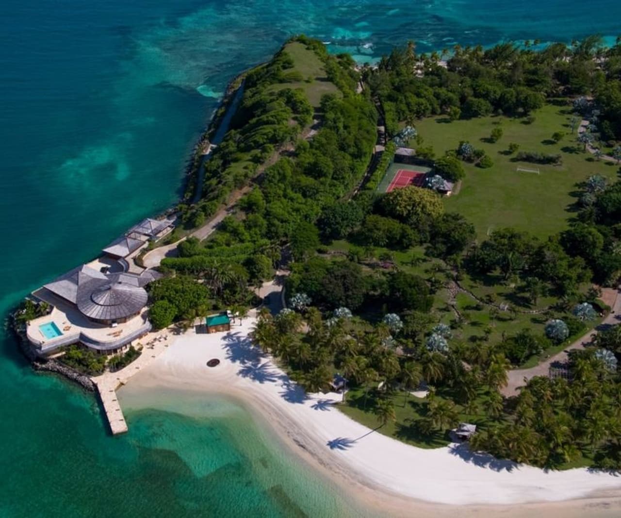 <p>మైక్రోసాఫ్ట్ కొ ఫౌండర్ అయిన బిల్ గేట్స్ నుండి విడిపోయిన తరువాత మెలిండా తన పిల్లలతో కలిసి కరేబియన్ ప్రైవేట్ ఐల్యాండ్ కి వెళ్లారు. ఈ ప్రైవేట్ ఐల్యాండ్ పేరు కాలివిగ్ని దీని ఒక్క రోజు అద్దె 132,000 డాలర్లు అంటే సుమారు 97 లక్షలు.</p> <p>మైక్రోసాఫ్ట్ కొ ఫౌండర్ అయిన బిల్ గేట్స్ నుండి విడిపోయిన తరువాత మెలిండా తన పిల్లలతో కలిసి కరేబియన్ ప్రైవేట్ ఐల్యాండ్ కి వెళ్లారు. ఈ ప్రైవేట్ ఐల్యాండ్ పేరు కాలివిగ్ని దీని ఒక్క రోజు అద్దె 132,000 డాలర్లు అంటే సుమారు 97 లక్షలు.</p>