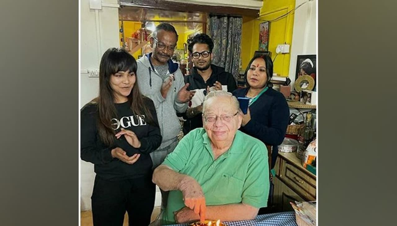 <p style="text align: justify;">Books are like a getaway for all of us to wander around some faraway places in a fantasy world. Who said you couldn't get lost in rural India or in the alleys of Mussorie or in the simplicity of nature? Ruskin Bond can bring you that essence. On his birthday special, let's have a look at the 7 must reads of the Padma Shri writer.</p> <p style="text align: justify;">Books are like a getaway for all of us to wander around some faraway places in a fantasy world. Who said you couldn't get lost in rural India or in the alleys of Mussorie or in the simplicity of nature? Ruskin Bond can bring you that essence. On his birthday special, let's have a look at the 7 must reads of the Padma Shri writer.</p>