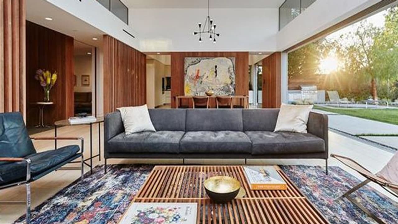 <p>ಪ್ರತಿಯೊಂದು ಕೋಣೆ ಮತ್ತು ವಸ್ತುಗಳು ಮನೆಯಲ್ಲಿ ಸರಿಯಾದ ಸ್ಥಳದಲ್ಲಿದ್ದರೆ, ಅದು ಸಂತೋಷ, ಅದೃಷ್ಟ, ಸಂಪತ್ತು, ಉತ್ತಮ ಸಂಬಂಧಗಳನ್ನು ನೀಡುತ್ತದೆ. ಅದೇ ಸಮಯದಲ್ಲಿ, ಅಡಚಣೆಗಳು ಅವುಗಳಲ್ಲಿ ತೊಂದರೆಗಳನ್ನು ತರುತ್ತವೆ.&nbsp;</p>