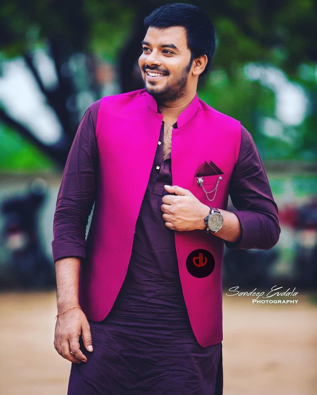 జబర్దస్త్ వేదికపై మొదలైన సుధీర్ ప్రస్థానం సక్సెస్ ఫుల్ గా కొనసాగుతుంది. ముఖ్యంగా ఢీ షో ఆయన ఇమేజ్ ఎక్కడికో తీసుకెళ్లింది. ఢీ షోలో సుధీర్ పంచే కామెడీ, సాంగ్స్ కి గ్రేసింగ్ స్టెప్స్ ప్రత్యేక ఆకర్షణ అని చెప్పాలి.