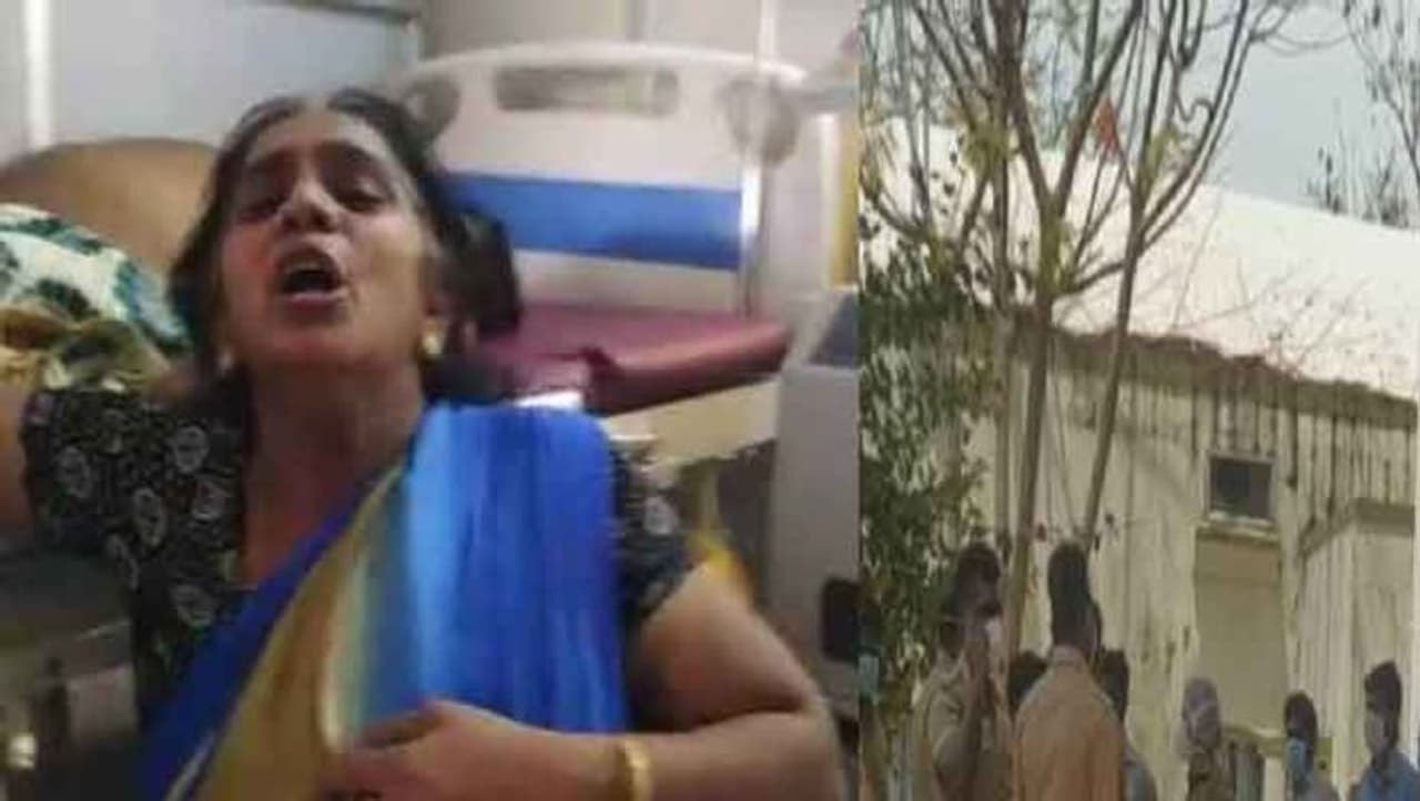 <p>ఓ వైపు కరోనా సెకండ్ వేవ్ మరో వైపు బ్లాక్ ఫంగస్, వైట్ ఫంగస్, ఎల్లో ఫంగస్ దేశాన్ని ముప్పేటలా దాడి చేస్తున్నాయి. రోజువారీ మరణాల సంఖ్యలో పెరుగుదలతో పెద్ద తలనొప్పిగా మారింది. మ్యూకర్మైకాసిస్ అని కూడా పిలిచే బ్లాక్ ఫంగస్ ఇన్ఫెక్షన్ భారతదేశంలో నెమ్మదిగా పెరుగుతోంది. ముఖ్యంగా కరోనా పేషంట్లే దీనికి ఎక్కువగా గురవుతున్నారు. </p> <p>ఓ వైపు కరోనా సెకండ్ వేవ్ మరో వైపు బ్లాక్ ఫంగస్, వైట్ ఫంగస్, ఎల్లో ఫంగస్ దేశాన్ని ముప్పేటలా దాడి చేస్తున్నాయి. రోజువారీ మరణాల సంఖ్యలో పెరుగుదలతో పెద్ద తలనొప్పిగా మారింది. మ్యూకర్మైకాసిస్ అని కూడా పిలిచే బ్లాక్ ఫంగస్ ఇన్ఫెక్షన్ భారతదేశంలో నెమ్మదిగా పెరుగుతోంది. ముఖ్యంగా కరోనా పేషంట్లే దీనికి ఎక్కువగా గురవుతున్నారు. </p>