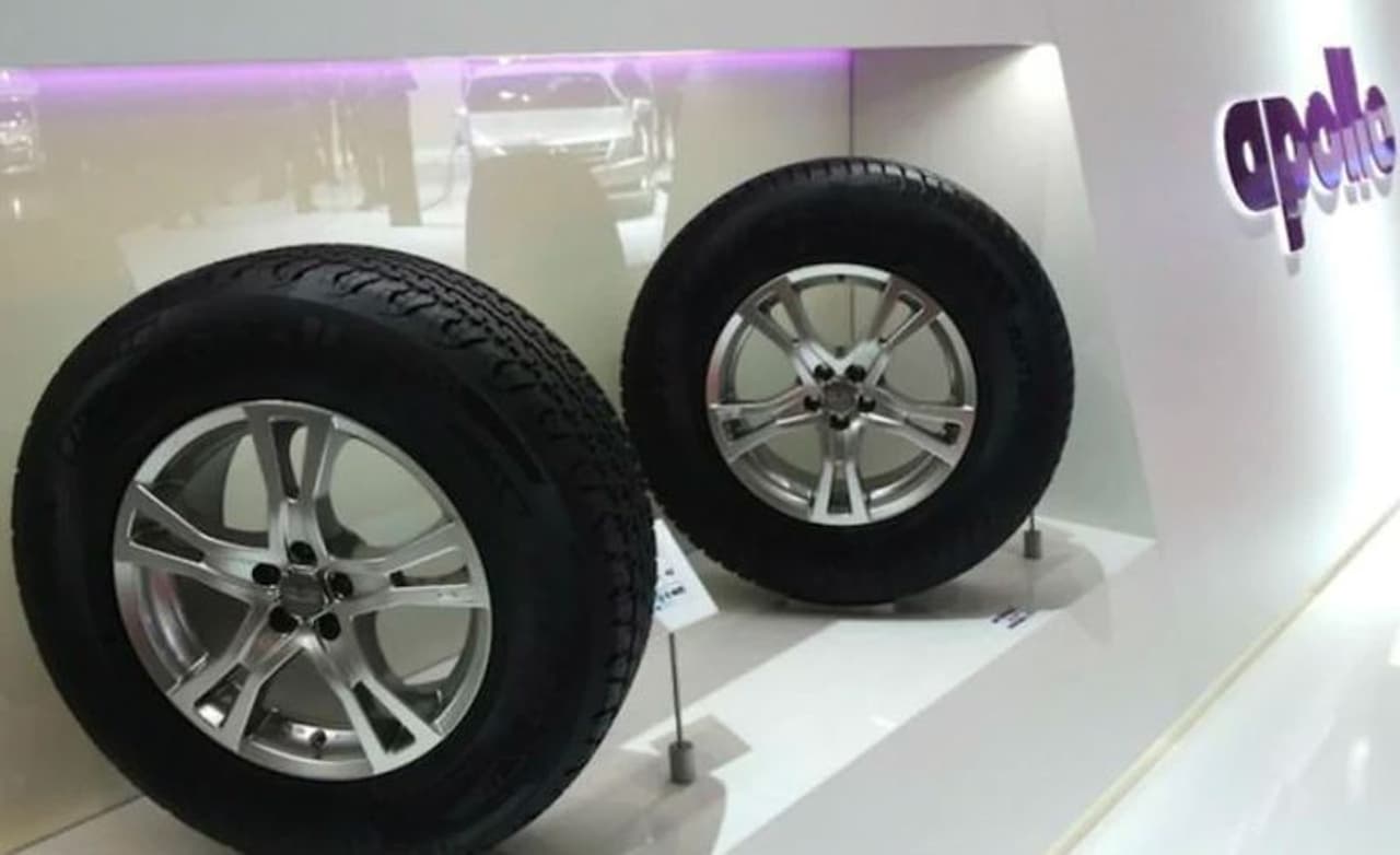 <p>రోలింగ్ రెసిస్టన్స్, వెట్ గ్రిప్, రోలింగ్ సౌండ్ ఎమిషన్ కోసం ఒక నిర్దిష్ట బెంచ్ మార్కును చేరేల భారతదేశంలో విక్రయించే టైర్లకు కొత్త నిబంధనలకు అవసరం. వాహనదారుల భద్రతా అంశాలను మెరుగుపరచడంలో లక్ష్యంగా పెట్టుకొని యూరప్ వంటి మార్కెట్లలో 2016 నుండి ఇలాంటి నిబంధనలు అమలులో ఉన్నాయి. దేశీయ టైర్ తయారీదారులు, దిగుమతిదారులు కార్లు, బస్సులు, భారీ వాహనాల కోసం ప్రతిపాదిత నిబంధనలను తప్పనిసరి పాటించాలి.</p> <p>రోలింగ్ రెసిస్టన్స్, వెట్ గ్రిప్, రోలింగ్ సౌండ్ ఎమిషన్ కోసం ఒక నిర్దిష్ట బెంచ్ మార్కును చేరేల భారతదేశంలో విక్రయించే టైర్లకు కొత్త నిబంధనలకు అవసరం. వాహనదారుల భద్రతా అంశాలను మెరుగుపరచడంలో లక్ష్యంగా పెట్టుకొని యూరప్ వంటి మార్కెట్లలో 2016 నుండి ఇలాంటి నిబంధనలు అమలులో ఉన్నాయి. దేశీయ టైర్ తయారీదారులు, దిగుమతిదారులు కార్లు, బస్సులు, భారీ వాహనాల కోసం ప్రతిపాదిత నిబంధనలను తప్పనిసరి పాటించాలి.</p>