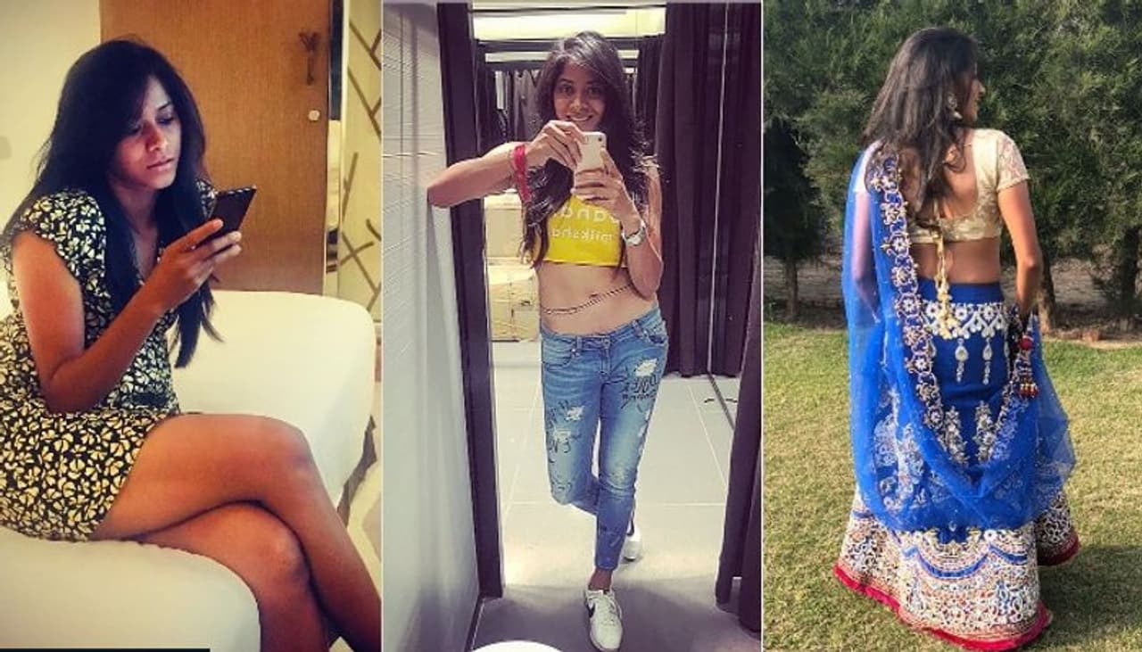 <p>దేశవాళీ క్రికెట్‌లో రైల్వేస్, మహారాష్ట్ర, వెస్ట్ జోన్ జట్లకి ఆడిన కవితా పాటిల్, సోషల్ మీడియాలో తెగ యాక్టీవ్‌గా ఉంటూ తన వ్యక్తిగత ఫోటోలను కూడా పోస్టు చేస్తూ ఉంటుంది.</p>