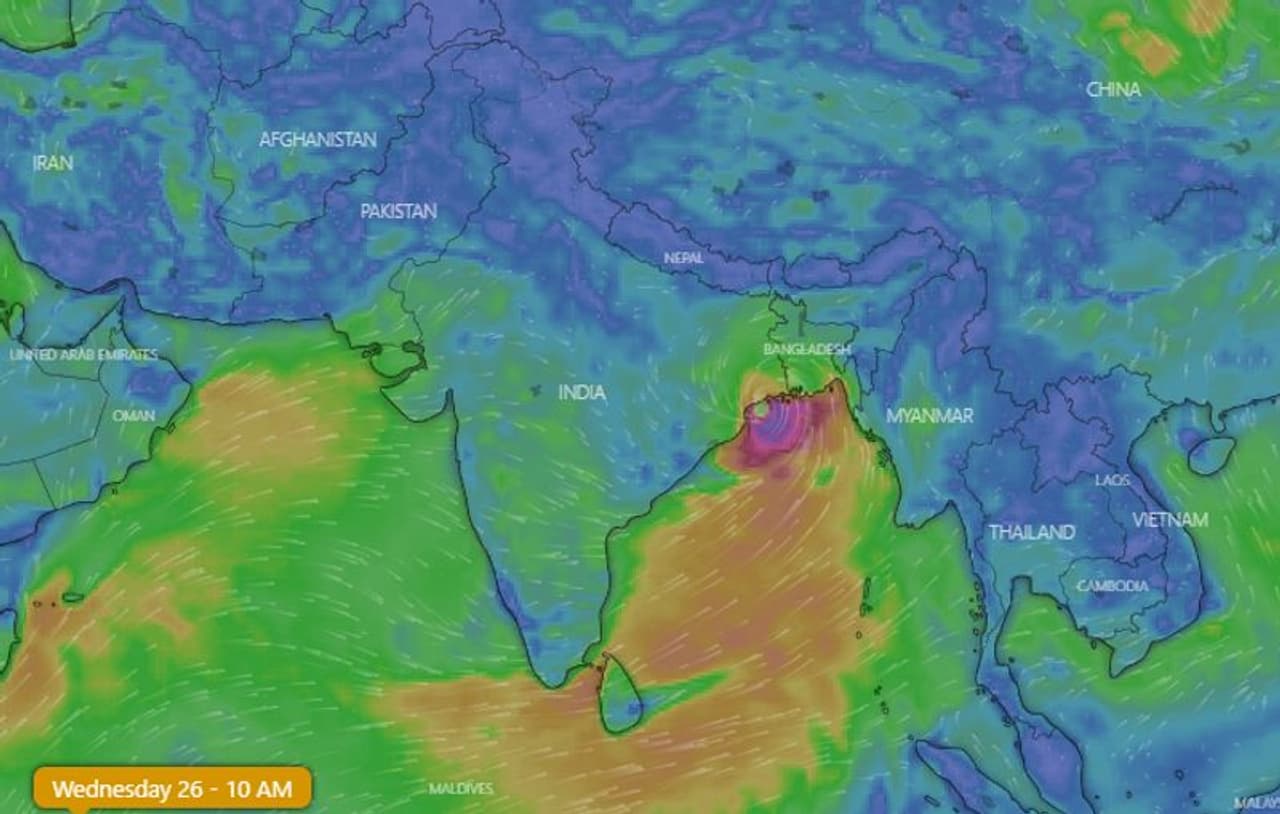 <p>യാസ് ചുഴലിക്കാറ്റിനെ തുടര്ന്ന് പശ്ചിമ ബംഗാളിലെ ദുർബല സ്ഥലങ്ങളിൽ നിന്ന് 11.5 ലക്ഷം പേരെ മാറ്റിപ്പാർപ്പിച്ചതായി മുഖ്യമന്ത്രി മമത ബാനർജി അറിയിച്ചു. </p> <p>യാസ് ചുഴലിക്കാറ്റിനെ തുടര്ന്ന് പശ്ചിമ ബംഗാളിലെ ദുർബല സ്ഥലങ്ങളിൽ നിന്ന് 11.5 ലക്ഷം പേരെ മാറ്റിപ്പാർപ്പിച്ചതായി മുഖ്യമന്ത്രി മമത ബാനർജി അറിയിച്ചു. </p>