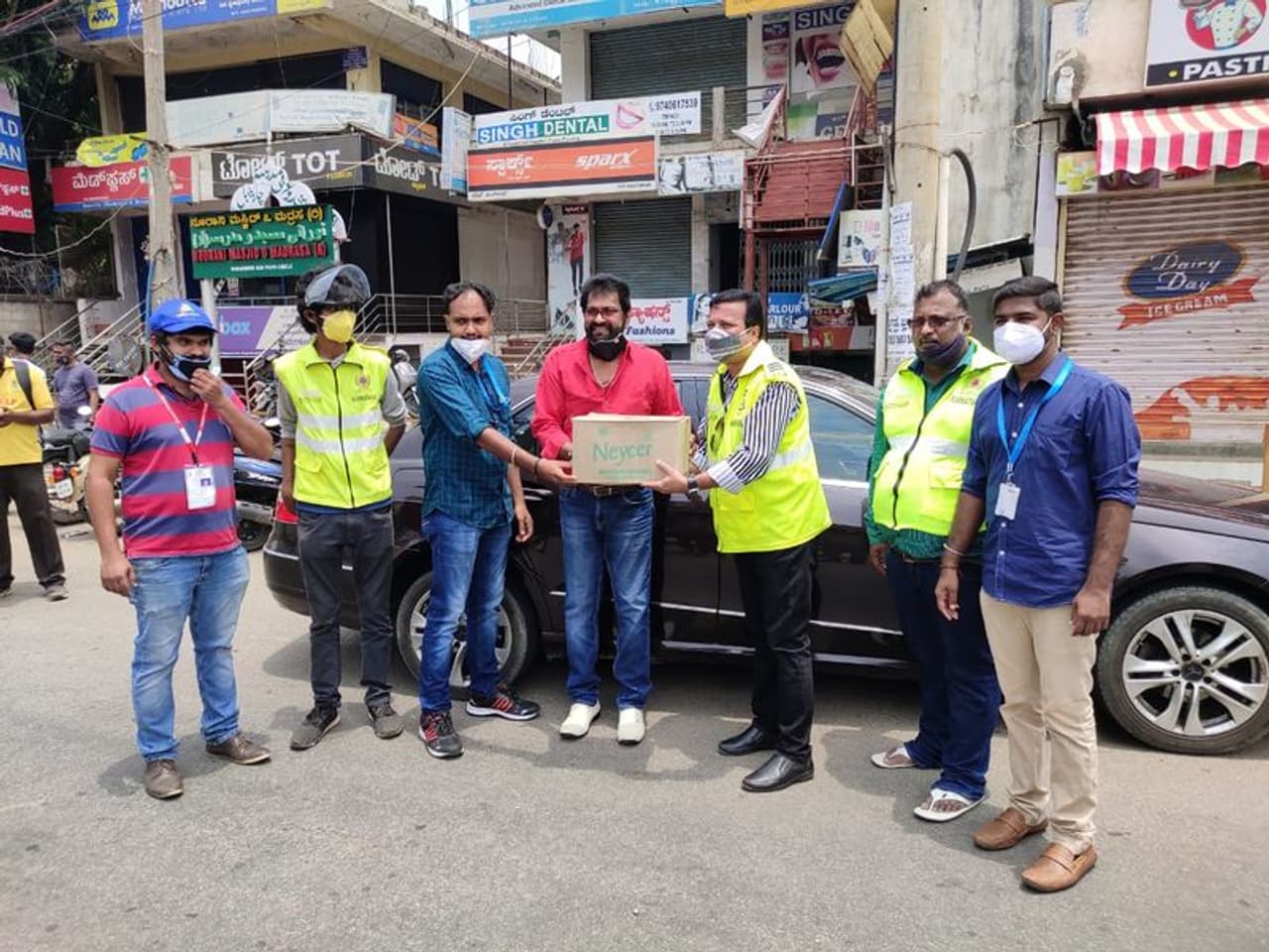 <p>ನಟ‌ ಚರಣ್ ರಾಜ್ ರಿಂದ ಪೊಲೀಸರ ಸಂಕಷ್ಟ ಆಲಿಸುವ &nbsp;ಕೆಲಸ ಮಾಡಿದ್ದಾರೆ.</p><p>&nbsp;</p>