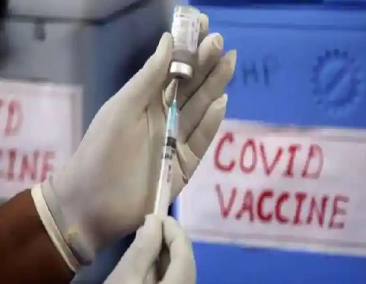 <p>India continued to register a declining trend in fresh Covid 19 cases reporting 1,86,364 new cases today, while the recoveries continue to outnumber daily cases for the 15th consecutive day, according to the Union Health Ministry data updated on Friday.<br />&nbsp;</p>