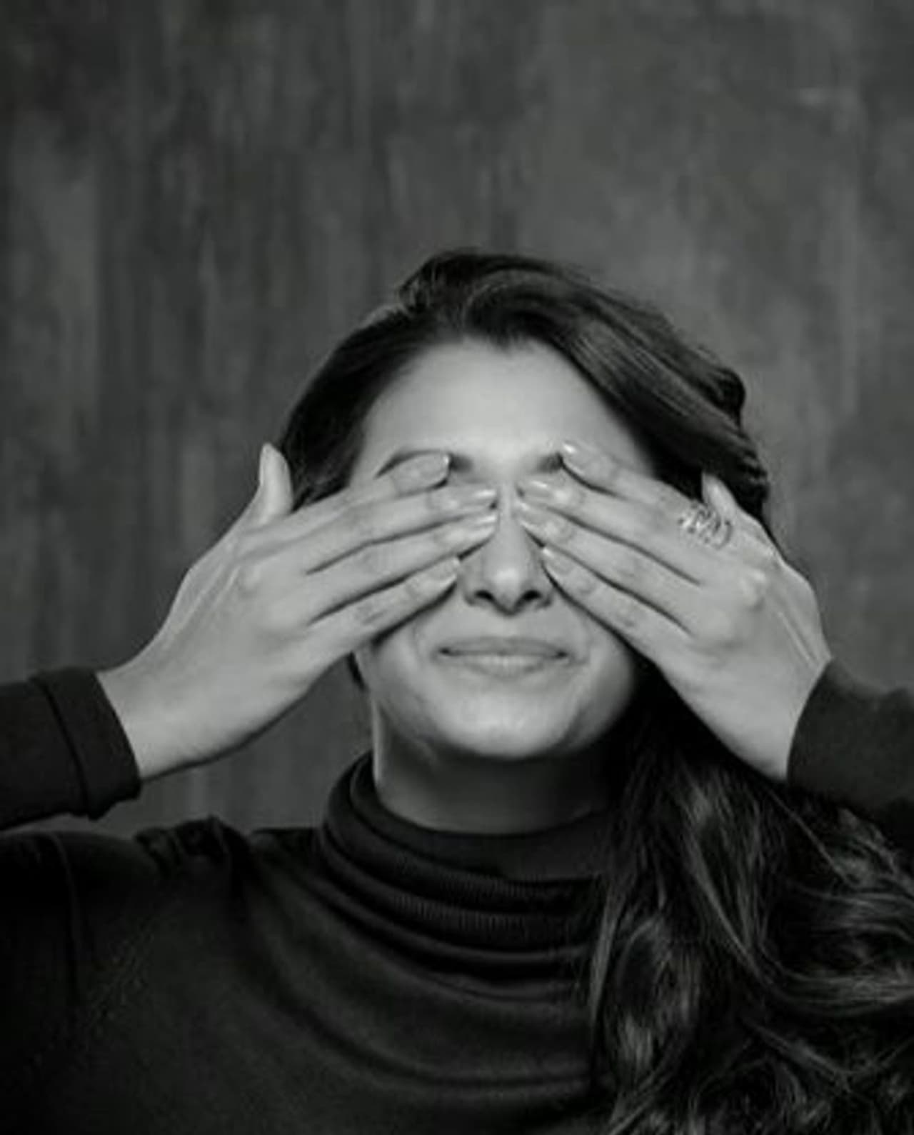 <p>கண்களை மூடி கியூட் ரியாக்ஷன்</p> <p>கண்களை மூடி கியூட் ரியாக்ஷன்</p>