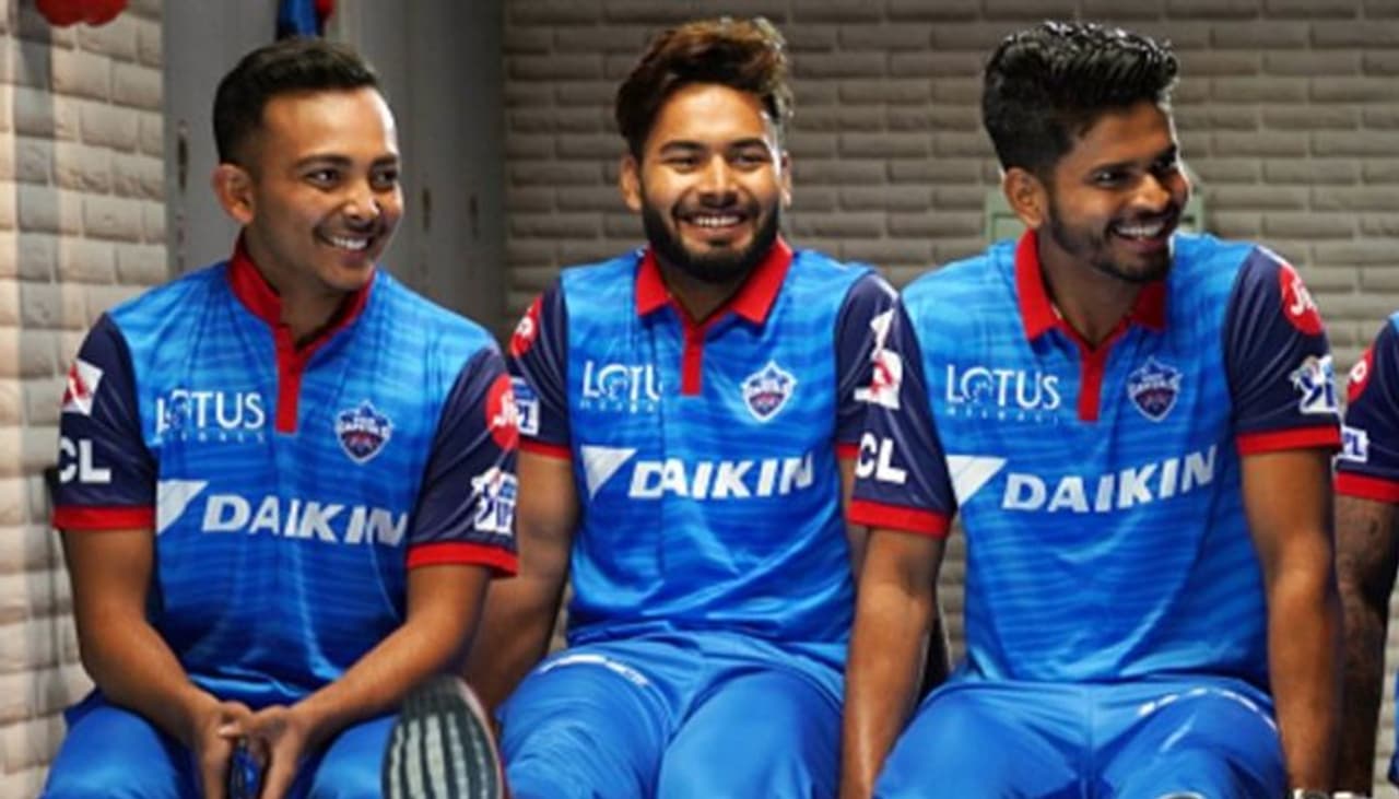 <p>ఢిల్లీ క్యాపిటల్స్ జట్టును రెండు సీజన్లలో అద్భుతంగా నడిపించి, గత సీజన్లో తొలిసారి ఫైనల్కి చేర్చిన శ్రేయాస్ అయ్యర్, భవిష్యత్ కెప్టెన్ రేసులో ముందువరుసలో ఉన్నాడు. అయితే అయ్యర్ కంటే ఎక్కువగా రిషబ్ పంత్కి కెప్టెన్సీ పగ్గాలు దక్కే అవకాశం ఉందంటున్నాడు మాజీ సెలక్టర్ కిరణ్ మోరే.</p> <p>ఢిల్లీ క్యాపిటల్స్ జట్టును రెండు సీజన్లలో అద్భుతంగా నడిపించి, గత సీజన్లో తొలిసారి ఫైనల్కి చేర్చిన శ్రేయాస్ అయ్యర్, భవిష్యత్ కెప్టెన్ రేసులో ముందువరుసలో ఉన్నాడు. అయితే అయ్యర్ కంటే ఎక్కువగా రిషబ్ పంత్కి కెప్టెన్సీ పగ్గాలు దక్కే అవకాశం ఉందంటున్నాడు మాజీ సెలక్టర్ కిరణ్ మోరే.</p>