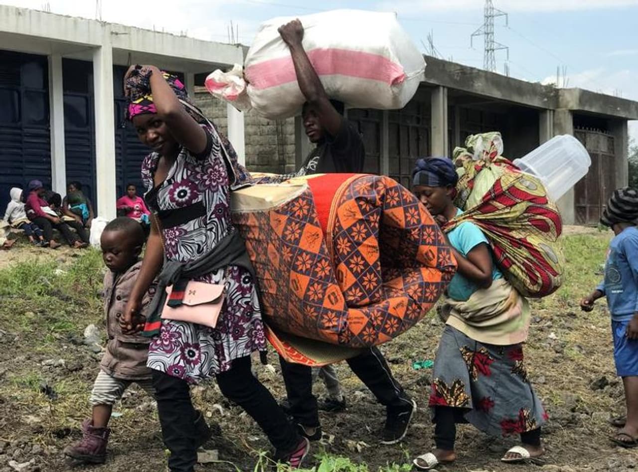 <p>ആൽബർട്ടൈൻ റിഫ്റ്റുമായി ബന്ധപ്പെട്ട വിരുംഗ പർവതനിരകളിൽ 3,470 മീറ്റർ ഉയരമുള്ള നൈരാഗോംഗോ പര്വ്വതം സജീവ അഗ്നിപര്വ്വതമായാണ് അറിയപ്പെടുന്നത്. ഡെമോക്രാറ്റിക് റിപ്പബ്ലിക്ക് ഓഫ് കോംഗോയിലെ ഗോമ പട്ടണത്തിന് 12 കിലോമീറ്റർ വടക്കായി വിരുംഗ നാഷണൽ പാർക്കിനുള്ളിലാണ് ഈ പര്വ്വതം. </p> <p>ആൽബർട്ടൈൻ റിഫ്റ്റുമായി ബന്ധപ്പെട്ട വിരുംഗ പർവതനിരകളിൽ 3,470 മീറ്റർ ഉയരമുള്ള നൈരാഗോംഗോ പര്വ്വതം സജീവ അഗ്നിപര്വ്വതമായാണ് അറിയപ്പെടുന്നത്. ഡെമോക്രാറ്റിക് റിപ്പബ്ലിക്ക് ഓഫ് കോംഗോയിലെ ഗോമ പട്ടണത്തിന് 12 കിലോമീറ്റർ വടക്കായി വിരുംഗ നാഷണൽ പാർക്കിനുള്ളിലാണ് ഈ പര്വ്വതം. </p>