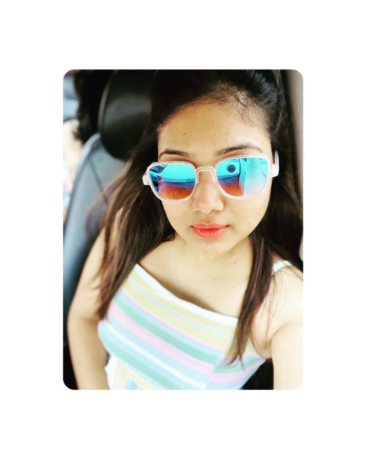 <p>பளபளக்கும் கூலிங் கிளாஸ் போட்டு பளீச் போஸ் கொடுக்கும் பிரியங்கா </p> <p>பளபளக்கும் கூலிங் கிளாஸ் போட்டு பளீச் போஸ் கொடுக்கும் பிரியங்கா </p>