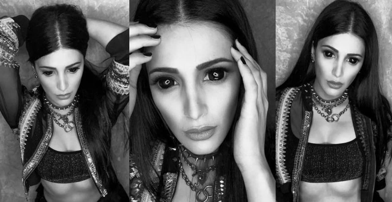 <p>Actress and singer Shruti Haasan, who was last seen in Salaar has opened up on the remarks and comments made by social media users on posting gothic look a few months ago.</p> <p>Actress and singer Shruti Haasan, who was last seen in Salaar has opened up on the remarks and comments made by social media users on posting gothic look a few months ago.</p>