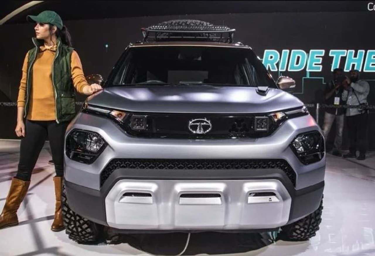 <p> 'హెచ్బిఎక్స్' కారు ప్రొడక్షన్ రెడీ వెర్షన్కు హార్న్బిల్ అని పేరు పెట్టవచ్చు. హెచ్బిఎక్స్ మైక్రో ఎస్యూవీని గత కొన్ని నెలలుగా కంపెనీ పరీక్షిస్తోంది. కారు తాజా ఫోటోలు కొన్ని చాలా ముఖ్యమైన సమాచారాన్ని వెల్లడించాయి. ఈ కారులో అల్లాయ్ వీల్స్, ప్రొడక్షన్ స్పెక్ లైటింగ్ సిస్టమ్స్ ఉన్నాయి. టాటా హెచ్బిఎక్స్ మైక్రో ఎస్యూవీ గురించి ముఖ్యమైన విషయాలు ఏంటంటే..<br /> </p> <p> 'హెచ్బిఎక్స్' కారు ప్రొడక్షన్ రెడీ వెర్షన్కు హార్న్బిల్ అని పేరు పెట్టవచ్చు. హెచ్బిఎక్స్ మైక్రో ఎస్యూవీని గత కొన్ని నెలలుగా కంపెనీ పరీక్షిస్తోంది. కారు తాజా ఫోటోలు కొన్ని చాలా ముఖ్యమైన సమాచారాన్ని వెల్లడించాయి. ఈ కారులో అల్లాయ్ వీల్స్, ప్రొడక్షన్ స్పెక్ లైటింగ్ సిస్టమ్స్ ఉన్నాయి. టాటా హెచ్బిఎక్స్ మైక్రో ఎస్యూవీ గురించి ముఖ్యమైన విషయాలు ఏంటంటే..<br /> </p>