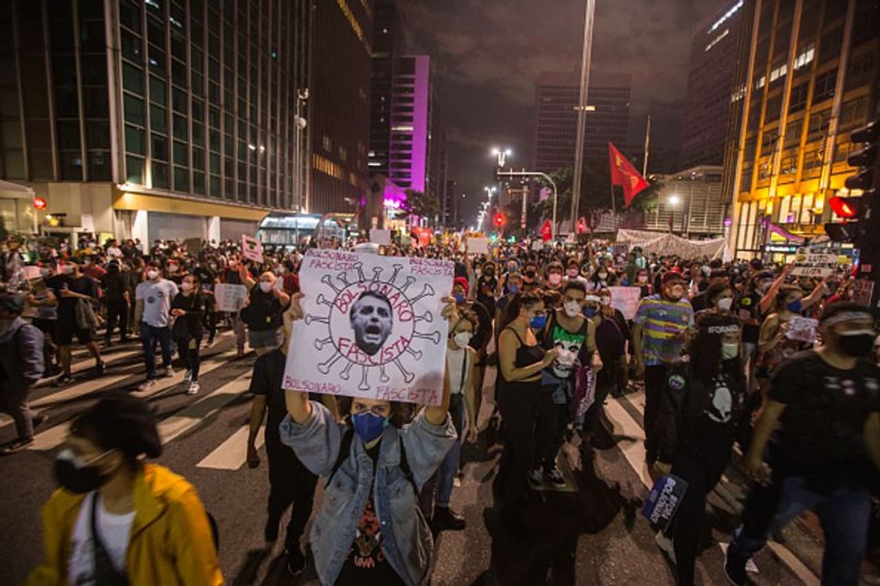 <p>ലോകത്ത് ഇതുവരെയായി രേഖപ്പെടുത്തിയതില് ഏറ്റവും കൂടുതല് കൊവിഡ് രോഗികളുള്ളത് അമേരിക്കയിലാണ് 3,41,13,146 പേര്ക്ക് അമേരിക്കയില് കൊവിഡ് സ്ഥിരീകരിച്ചപ്പോള് 6,09,767 മരണങ്ങളും രേഖപ്പെടുത്തി. </p> <p>ലോകത്ത് ഇതുവരെയായി രേഖപ്പെടുത്തിയതില് ഏറ്റവും കൂടുതല് കൊവിഡ് രോഗികളുള്ളത് അമേരിക്കയിലാണ് 3,41,13,146 പേര്ക്ക് അമേരിക്കയില് കൊവിഡ് സ്ഥിരീകരിച്ചപ്പോള് 6,09,767 മരണങ്ങളും രേഖപ്പെടുത്തി. </p>