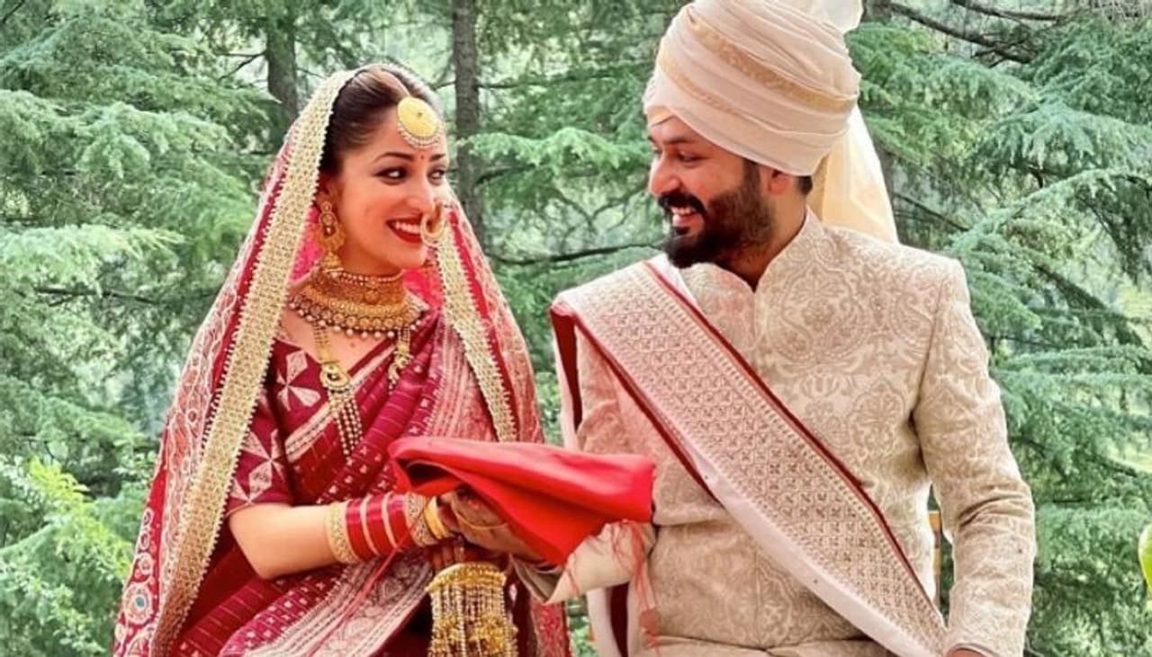 <p>ಬಾಲಿವುಡ್ ನಟಿ ಯಾಮಿ ಗೌತಮ್ ಜಾಹೀರಾತುಗಳು ಮತ್ತು ಟಿವಿ ಧಾರಾವಾಹಿ, ಚಾಂದ್ ಕೆ ಪಾರ್ ಚಲೋದಲ್ಲಿ ಕಾಣಿಸಿಕೊಂಡು ತಮ್ಮ ವೃತ್ತಿಜೀವನವನ್ನು ಪ್ರಾರಂಭಿಸಿದರು.</p>