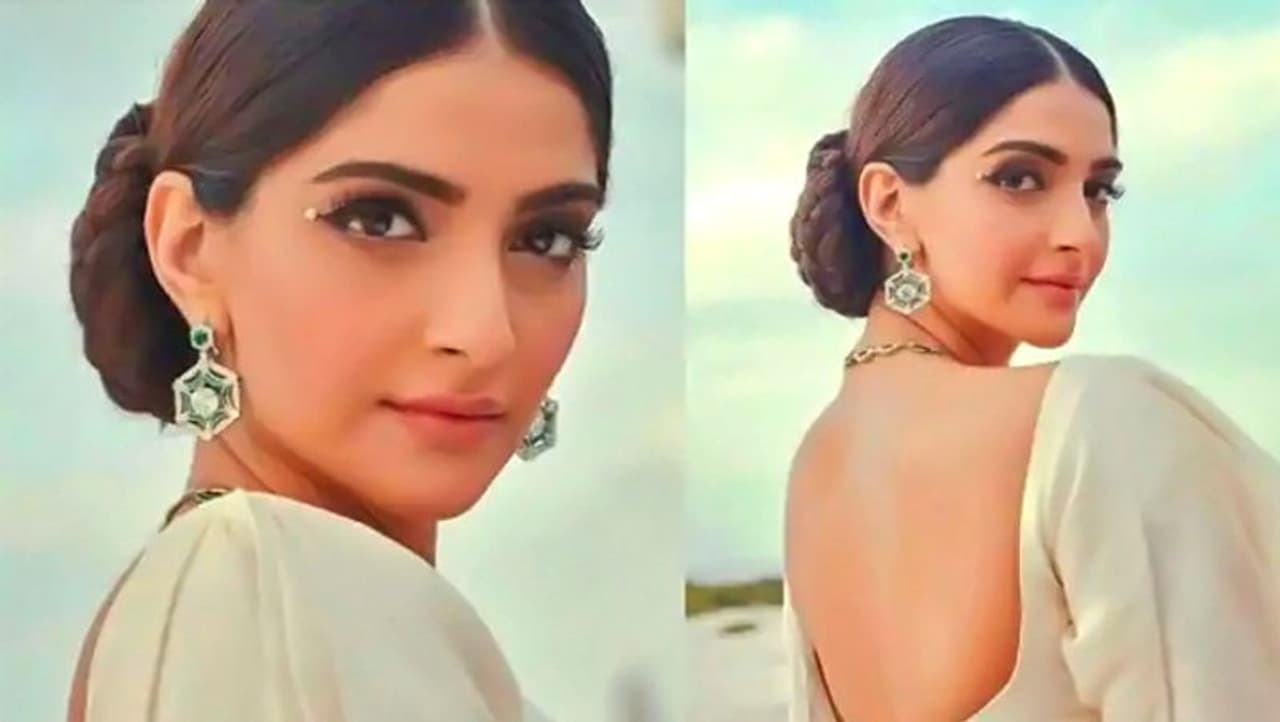 <p style="text align: justify;">Sonam Kapoor is the ultimate fashion icon of the industry. Her love for fashion is undying, and we cannot get over how much she loves to experiment with her fashion choices and serve trendy looks all the time. Let's take a look at her 5 best sexy looks.</p> <p style="text align: justify;">Sonam Kapoor is the ultimate fashion icon of the industry. Her love for fashion is undying, and we cannot get over how much she loves to experiment with her fashion choices and serve trendy looks all the time. Let's take a look at her 5 best sexy looks.</p>