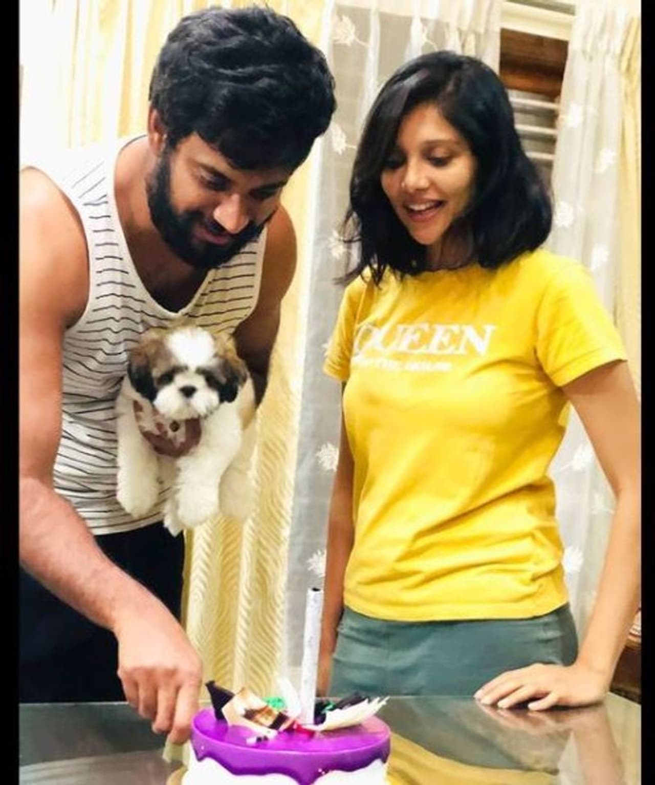 <p>'ಮದರಂಗಿ' ಚಿತ್ರದ ಮೂಲಕ ನಾಯಕ ನಟನಾಗಿ ಕನ್ನಡ ಚಿತ್ರರಂಗಕ್ಕೆ ಕಾಲಿಟ್ಟ ನಟ ಕೃಷ್ಣ.</p> <p>'ಮದರಂಗಿ' ಚಿತ್ರದ ಮೂಲಕ ನಾಯಕ ನಟನಾಗಿ ಕನ್ನಡ ಚಿತ್ರರಂಗಕ್ಕೆ ಕಾಲಿಟ್ಟ ನಟ ಕೃಷ್ಣ.</p>