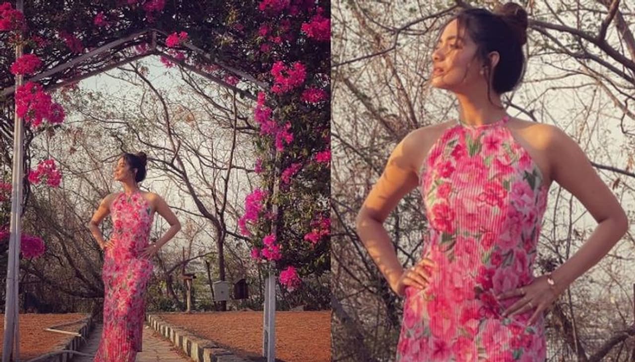 `మహానటి` కీర్తిసురేష్ సురేష్ లేటెస్ట్ గా పంచుకున్న ఫోటో అందరిని ఆకట్టుకుంటోంది. ఫ్లవర్స్ గార్డెన్లో హోయలు పోయింది. `మహానటి` కీర్తిసురేష్ సురేష్ లేటెస్ట్ గా పంచుకున్న ఫోటో అందరిని ఆకట్టుకుంటోంది. ఫ్లవర్స్ గార్డెన్లో హోయలు పోయింది.