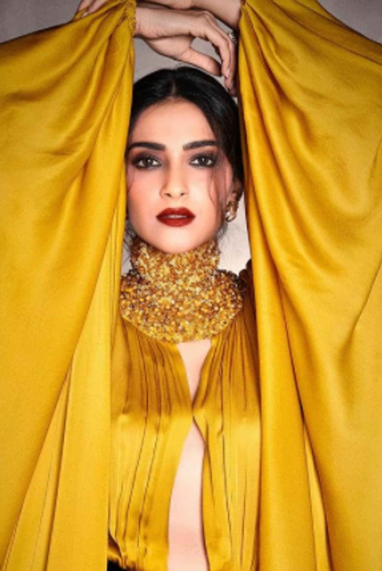 <p style="text align: justify;">ಚಿತ್ರರಂಗದ ಯಾರೊಂದಿಗೂ ಸಂಬಂಧ ಬೆಳೆಸಿಲ್ಲ ಎಂದು ಸೋನಮ್ ಕಪೂರ್ ತಮ್ಮ ಸ್ಟಾರ್ಸ್ಗೆ ಧನ್ಯವಾದ ಹೇಳಿದ್ದಾರೆ.</p> <p style="text align: justify;">ಚಿತ್ರರಂಗದ ಯಾರೊಂದಿಗೂ ಸಂಬಂಧ ಬೆಳೆಸಿಲ್ಲ ಎಂದು ಸೋನಮ್ ಕಪೂರ್ ತಮ್ಮ ಸ್ಟಾರ್ಸ್ಗೆ ಧನ್ಯವಾದ ಹೇಳಿದ್ದಾರೆ.</p>