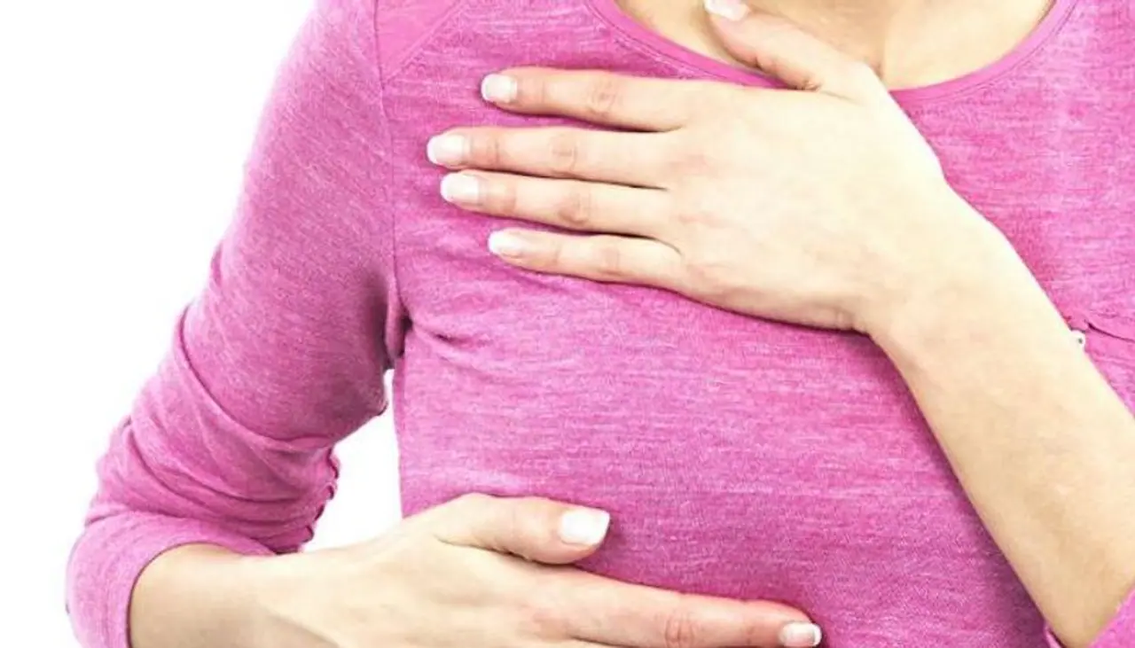 <p>ಆರೋಗ್ಯ ಹಾಗೂ ಸೌಂದರ್ಯದ ದೃಷ್ಟಿಯಿಂದ ಸ್ತನಗಳ ಕಡೆಗೆ ಹೆಣ್ಣು ಮಕ್ಕಳು ಹೆಚ್ಚು ಗಮನ ಹರಿಸುವುದು ಅತ್ಯಗತ್ಯ.</p> <p>ಆರೋಗ್ಯ ಹಾಗೂ ಸೌಂದರ್ಯದ ದೃಷ್ಟಿಯಿಂದ ಸ್ತನಗಳ ಕಡೆಗೆ ಹೆಣ್ಣು ಮಕ್ಕಳು ಹೆಚ್ಚು ಗಮನ ಹರಿಸುವುದು ಅತ್ಯಗತ್ಯ.</p>