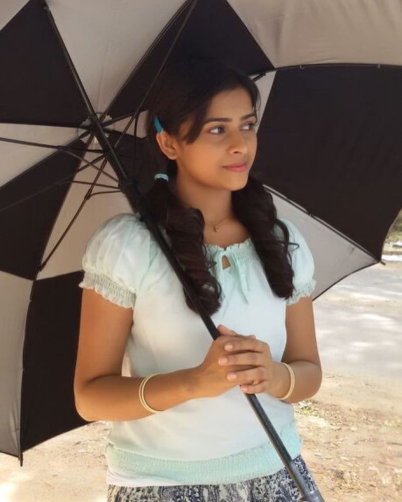 sri divya sri divya