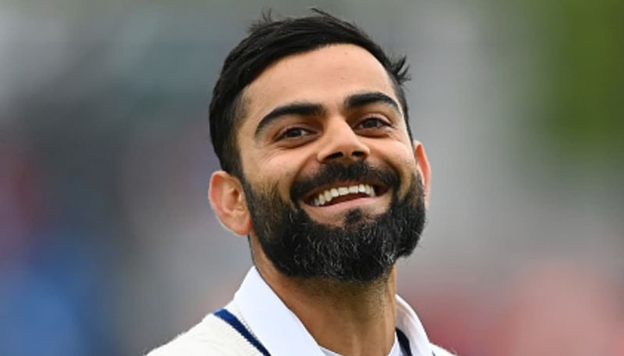 <p>తాజాగా ప్రకటించిన హోపర్హెచ్క్యూ 2021 ఇన్స్టాగ్రామ్ రిచెస్ట్ సెలబ్రిటీల లిస్టులో భారత సారథి విరాట్ కోహ్లీకి 19వ ర్యాంకు దక్కింది...</p> <p>తాజాగా ప్రకటించిన హోపర్హెచ్క్యూ 2021 ఇన్స్టాగ్రామ్ రిచెస్ట్ సెలబ్రిటీల లిస్టులో భారత సారథి విరాట్ కోహ్లీకి 19వ ర్యాంకు దక్కింది...</p>