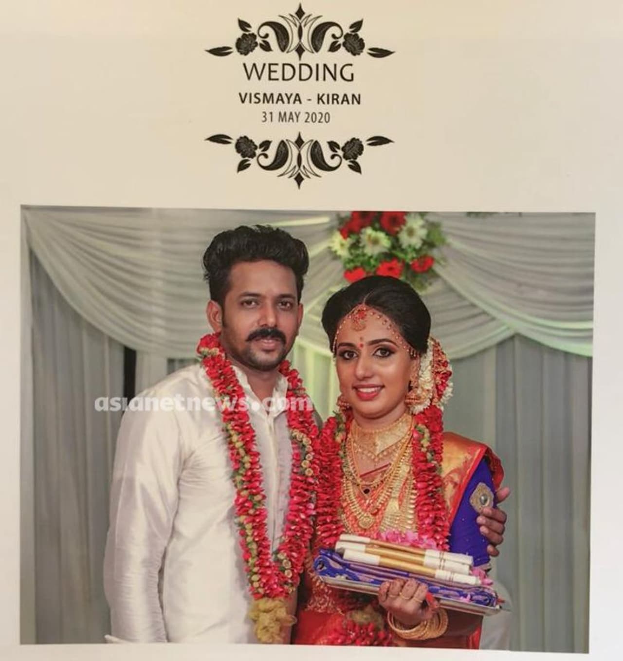 <p>വിസ്മയയും സംസ്കര ചടങ്ങുകള് കഴിയുന്നത് വരെ ഒളിവിലായിരുന്ന കിരണ് ഇന്നലെ വൈകീട്ടോടെ പൊലീസ് സ്റ്റേഷനിലെത്തി കീഴടങ്ങി. ഇതുവരെ സംഭവത്തിൽ കേസെടുത്തിട്ടില്ല. പോസ്റ്റ്മോർട്ടത്തിന് ശേഷം മരണകാരണം എന്താണെന്ന് വ്യക്തമായ ശേഷം കേസെടുക്കാനാണ് പൊലീസിന്റെ തീരുമാനം.</p> <p>വിസ്മയയും സംസ്കര ചടങ്ങുകള് കഴിയുന്നത് വരെ ഒളിവിലായിരുന്ന കിരണ് ഇന്നലെ വൈകീട്ടോടെ പൊലീസ് സ്റ്റേഷനിലെത്തി കീഴടങ്ങി. ഇതുവരെ സംഭവത്തിൽ കേസെടുത്തിട്ടില്ല. പോസ്റ്റ്മോർട്ടത്തിന് ശേഷം മരണകാരണം എന്താണെന്ന് വ്യക്തമായ ശേഷം കേസെടുക്കാനാണ് പൊലീസിന്റെ തീരുമാനം.</p>