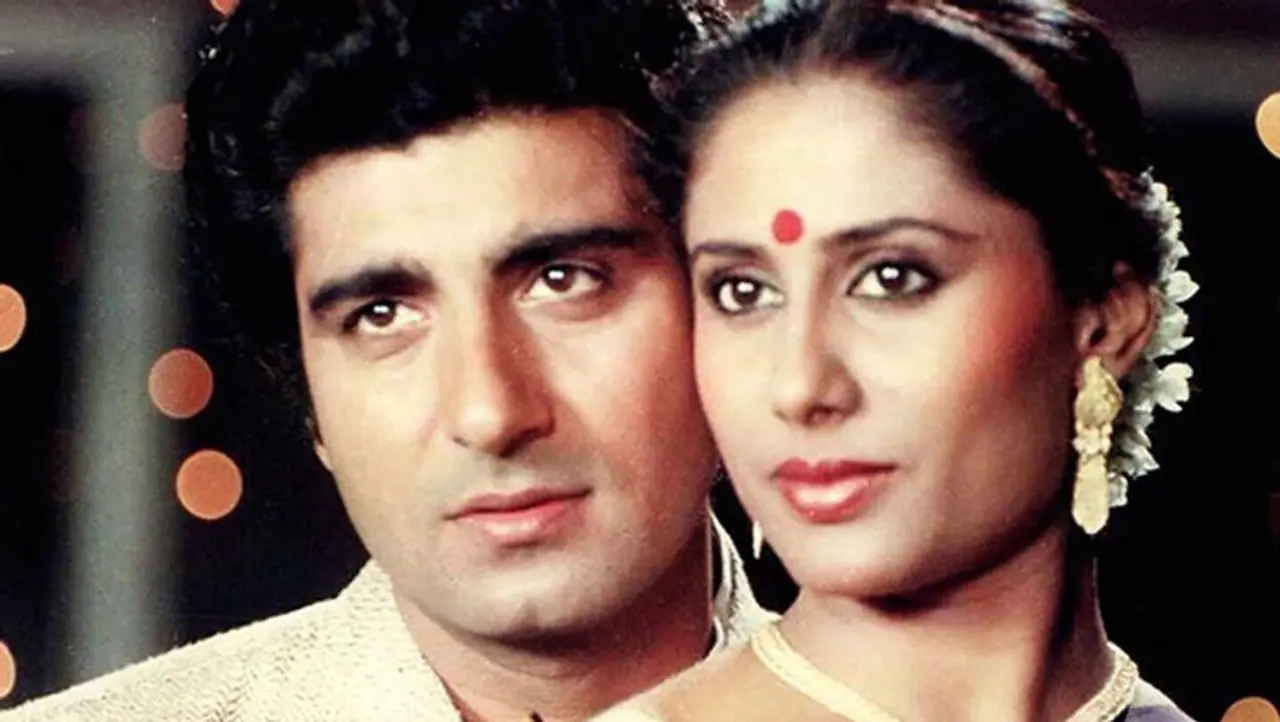 <p>ರಾಜ್ ಬಬ್ಬರ್&nbsp; 2ನೇ ಪತ್ನಿಯಾಗಿ ಸ್ಮಿತಾ ಪಾಟೀಲ್ ಅವರನ್ನು ವಿವಾಹವಾದರು. ಆದರೆ ಮಗ ಪ್ರತೀಕ್ ಬಬ್ಬರ್‌ಗೆ ಜನ್ಮ ನೀಡಿದ ನಂತರ ಅವರು ಜಗತ್ತಿಗೆ ವಿದಾಯ ಹೇಳಿದರು.</p><p>&nbsp;<br />&nbsp;</p>