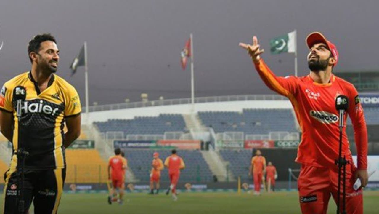 <p>ఫైనల్ మ్యాచ్లో టాస్ గెలిచిన పెషావర్ జల్మీ, ముల్తాన్ సుల్తాన్స్కి బ్యాటింగ్ అప్పగించింది. తొలుత బ్యాటింగ్ చేసిన ముల్తాన్ సుల్తాన్స్, నిర్ణీత 20 ఓవర్లలో 4 వికెట్లు కోల్పోయి 206 పరుగుల భారీ స్కోరు చేసింది.</p> <p>ఫైనల్ మ్యాచ్లో టాస్ గెలిచిన పెషావర్ జల్మీ, ముల్తాన్ సుల్తాన్స్కి బ్యాటింగ్ అప్పగించింది. తొలుత బ్యాటింగ్ చేసిన ముల్తాన్ సుల్తాన్స్, నిర్ణీత 20 ఓవర్లలో 4 వికెట్లు కోల్పోయి 206 పరుగుల భారీ స్కోరు చేసింది.</p>