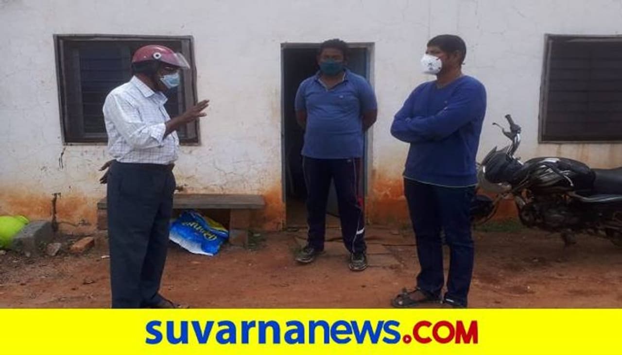 <p>ವರದಿ ಬಿತ್ತರವಾದ ಬೆನ್ನಲ್ಲೇ ಕೋಳಿ ಫಾರ್ಮ್ಗೆ ಭೇಟಿ ಕೊಟ್ಟ ಪಿಡಿಒ</p> <p>ವರದಿ ಬಿತ್ತರವಾದ ಬೆನ್ನಲ್ಲೇ ಕೋಳಿ ಫಾರ್ಮ್ಗೆ ಭೇಟಿ ಕೊಟ್ಟ ಪಿಡಿಒ</p>