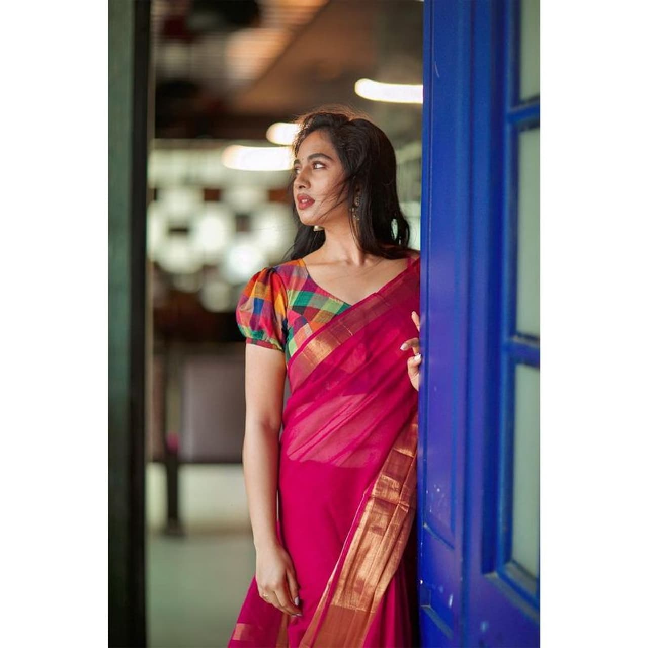 <p>சிருஷ்டி டாங்கே என்றால் பலருக்கு நினைவில் வருவது அவரின் கன்னத்தில் விழும் குழி தான். இதற்காகவே அவருக்கு நிறைய ரசிகர்கள் உள்ளனர். யுத்தம் செய், டார்லிங், மேகா ஆகிய தமிழ் படங்களில் நடித்துள்ளார்.</p>