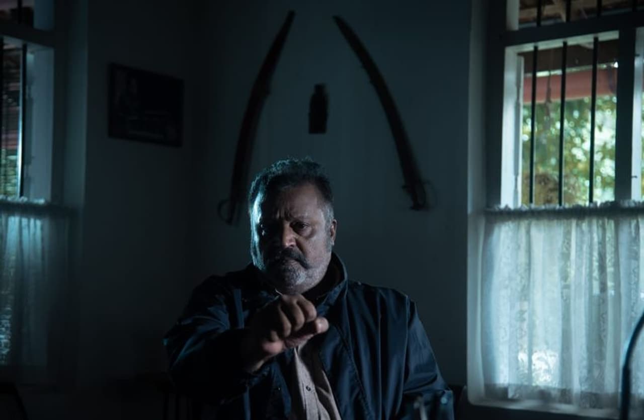 <p>'സലാം കാശ്മീരി'ന് ശേഷം ജോഷിയും സുരേഷ് ഗോപിയും ഒന്നിക്കുന്ന ചിത്രം ക്രൈം ത്രില്ലര് വിഭാഗത്തില്പ്പെടുന്ന ഒന്നാണ്. ചിത്രത്തിലെ കഥാപാത്രങ്ങളുടെ ഗെറ്റപ്പിലുള്ള സുരേഷ് ഗോപിയുടെയും മകന്റെയും ചിത്രം സോഷ്യല് മീഡിയയില് തരംഗമായിരുന്നു. </p> <p>'സലാം കാശ്മീരി'ന് ശേഷം ജോഷിയും സുരേഷ് ഗോപിയും ഒന്നിക്കുന്ന ചിത്രം ക്രൈം ത്രില്ലര് വിഭാഗത്തില്പ്പെടുന്ന ഒന്നാണ്. ചിത്രത്തിലെ കഥാപാത്രങ്ങളുടെ ഗെറ്റപ്പിലുള്ള സുരേഷ് ഗോപിയുടെയും മകന്റെയും ചിത്രം സോഷ്യല് മീഡിയയില് തരംഗമായിരുന്നു. </p>