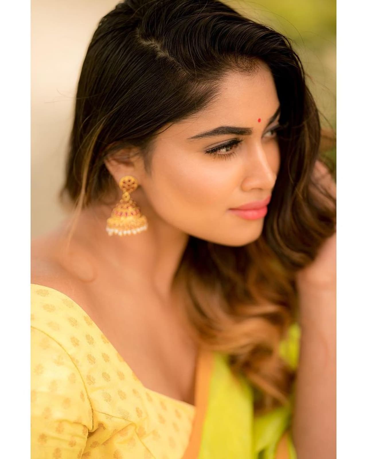 <p>ஷிவானி நடித்த 'பகல் நிலவு' சீரியலுக்கு ரசிகர்கள் மத்தியில் நல்ல வரவேற்பு கிடைத்தது. </p><p> </p> <p>ஷிவானி நடித்த 'பகல் நிலவு' சீரியலுக்கு ரசிகர்கள் மத்தியில் நல்ல வரவேற்பு கிடைத்தது. </p><p> </p>