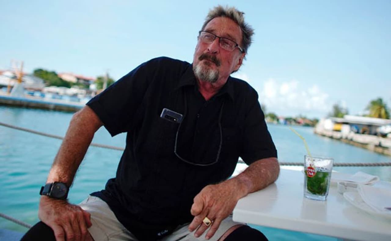 <p>కాటలాన్ జస్టిస్ డిపార్ట్మెంట్ జైలు వైద్యులు జాన్ మెకాఫీ కాపాడటానికి ఎంతో ప్రయత్నించారు అని తెలిపింది. బ్రిటిష్ అమెరికన్ కంప్యూటర్ ప్రోగ్రామర్, వ్యాపారవేత్త జాన్ మెకాఫీ 75 సంవత్సరాల వయస్సులో తుది శ్వాస విడిచారు. జాన్ మెకాఫీ 18 సెప్టెంబర్ 1945న ఇంగ్లాండులో జన్మించాడు. తన చిన్నతనంలోనే వర్జీనియాకి వలస వచ్చాడు.<br /> </p> <p>కాటలాన్ జస్టిస్ డిపార్ట్మెంట్ జైలు వైద్యులు జాన్ మెకాఫీ కాపాడటానికి ఎంతో ప్రయత్నించారు అని తెలిపింది. బ్రిటిష్ అమెరికన్ కంప్యూటర్ ప్రోగ్రామర్, వ్యాపారవేత్త జాన్ మెకాఫీ 75 సంవత్సరాల వయస్సులో తుది శ్వాస విడిచారు. జాన్ మెకాఫీ 18 సెప్టెంబర్ 1945న ఇంగ్లాండులో జన్మించాడు. తన చిన్నతనంలోనే వర్జీనియాకి వలస వచ్చాడు.<br /> </p>