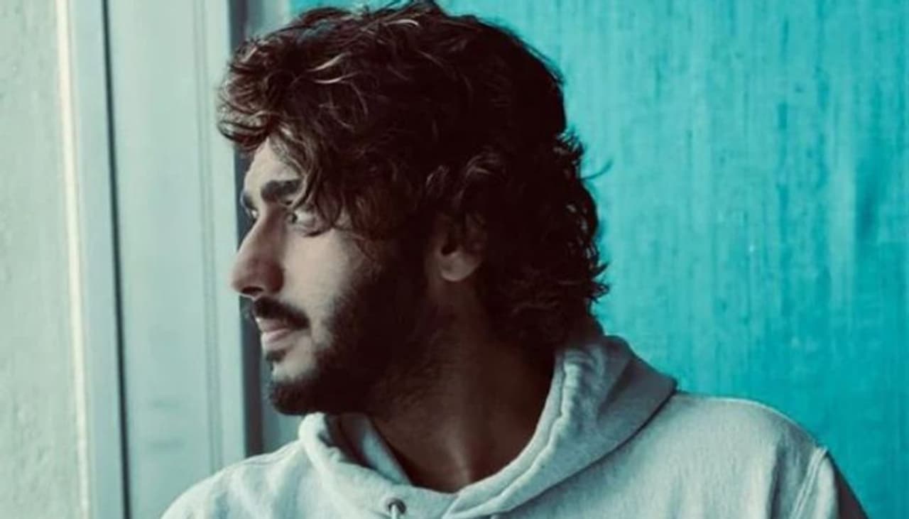 <p style="text align: justify;">ನಟ ಅರ್ಜುನ್ ಕಪೂರ್ ಶಾಲೆಯಲ್ಲಿ ಅವರ ಬೆಸ್ಟ್ ಫ್ರೆಂಡ್ಸ್ ತಮ್ಮ ಹೊಸ ತಾಯಿ, ದಿವಂಗತ ನಟಿ ಶ್ರೀದೇವಿ ಬಗ್ಗೆ ಕೆಳುತ್ತಿದ್ದರು ಎಂದು ನೆನಪಿಸಿಕೊಂಡಿದ್ದಾರೆ.</p> <p style="text align: justify;">ನಟ ಅರ್ಜುನ್ ಕಪೂರ್ ಶಾಲೆಯಲ್ಲಿ ಅವರ ಬೆಸ್ಟ್ ಫ್ರೆಂಡ್ಸ್ ತಮ್ಮ ಹೊಸ ತಾಯಿ, ದಿವಂಗತ ನಟಿ ಶ್ರೀದೇವಿ ಬಗ್ಗೆ ಕೆಳುತ್ತಿದ್ದರು ಎಂದು ನೆನಪಿಸಿಕೊಂಡಿದ್ದಾರೆ.</p>