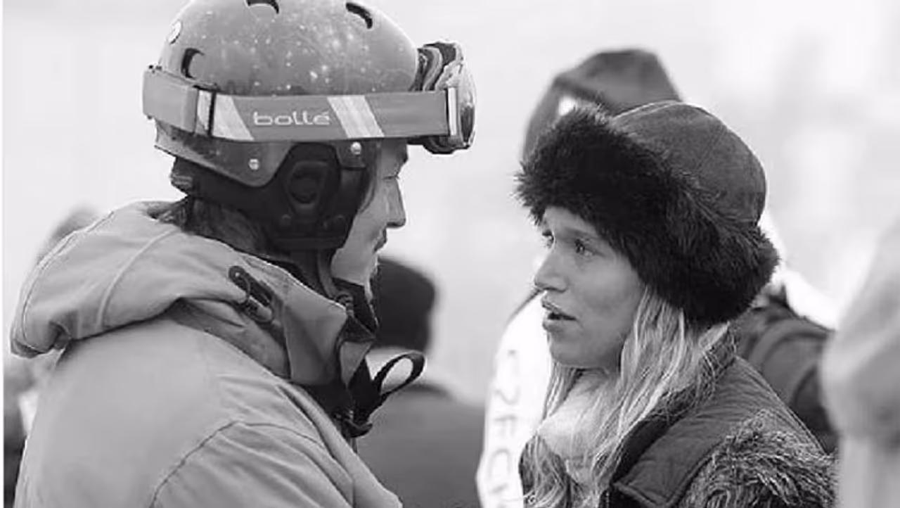 <p>ಎಂಟು ವರ್ಷದ ಸಂಬಂಧ ಕೊನೆಗೊಳಿಸಿದ ಒಂದು ಅಪಘಾತ: ಈ ಕತೆ ಆಸ್ಟ್ರೇಲಿಯಾ ನಿವಾಸಿ ಇಲಿಡಿ ವ್ಲಗ್ ಹಾಗೂ ಅವರ ಬಾಯ್ಫ್ರೆಂಡ್ ಅಲೆಕ್ಸ್ ಪುಲಿನ್ರದ್ದಾಗಿದೆ. ಇವರಿಬ್ಬರೂ ಎಂಟು ವರ್ಷದಿಂದ ರಿಲೇಷನ್ಶಿಪ್ನಲ್ಲಿದ್ದರು. ಆದರೆ ಹಲವಾರು ಬಾರಿ ಪ್ರಯತ್ನಿಸಿದರೂ ಇವರಿಗೆ ಮಕ್ಕಳಾಗಿರಲಿಲ್ಲ. ಆದರೆ 2020ರ ಜುಲೈನಲ್ಲಿ ನಡೆದ ದುರಂತವೊಂದು ಇಲಿಟಿಯ ಜೀವನದಲ್ಲಿ ಬಿರುಗಾಳಿ ಎಬ್ಬಿಸಿದೆ. ಹೌದು ಕಳೆದ ವರ್ಷದ ಆಸ್ಟ್ರೇಲಿಯಾ ಗೋಲ್ಡ್ ಕೋಸ್ಟ್ನಲ್ಲಿ ಮೀನು ಹಿಡಿಯುವ ಸಂದರ್ಭದಲ್ಲಿ ಅವರ ಬಾಯ್ಫ್ರೆಂಡ್ ಮೃತಪಟ್ಟಿದ್ದಾರೆ.<br /> </p> <p>ಎಂಟು ವರ್ಷದ ಸಂಬಂಧ ಕೊನೆಗೊಳಿಸಿದ ಒಂದು ಅಪಘಾತ: ಈ ಕತೆ ಆಸ್ಟ್ರೇಲಿಯಾ ನಿವಾಸಿ ಇಲಿಡಿ ವ್ಲಗ್ ಹಾಗೂ ಅವರ ಬಾಯ್ಫ್ರೆಂಡ್ ಅಲೆಕ್ಸ್ ಪುಲಿನ್ರದ್ದಾಗಿದೆ. ಇವರಿಬ್ಬರೂ ಎಂಟು ವರ್ಷದಿಂದ ರಿಲೇಷನ್ಶಿಪ್ನಲ್ಲಿದ್ದರು. ಆದರೆ ಹಲವಾರು ಬಾರಿ ಪ್ರಯತ್ನಿಸಿದರೂ ಇವರಿಗೆ ಮಕ್ಕಳಾಗಿರಲಿಲ್ಲ. ಆದರೆ 2020ರ ಜುಲೈನಲ್ಲಿ ನಡೆದ ದುರಂತವೊಂದು ಇಲಿಟಿಯ ಜೀವನದಲ್ಲಿ ಬಿರುಗಾಳಿ ಎಬ್ಬಿಸಿದೆ. ಹೌದು ಕಳೆದ ವರ್ಷದ ಆಸ್ಟ್ರೇಲಿಯಾ ಗೋಲ್ಡ್ ಕೋಸ್ಟ್ನಲ್ಲಿ ಮೀನು ಹಿಡಿಯುವ ಸಂದರ್ಭದಲ್ಲಿ ಅವರ ಬಾಯ್ಫ್ರೆಂಡ್ ಮೃತಪಟ್ಟಿದ್ದಾರೆ.<br /> </p>