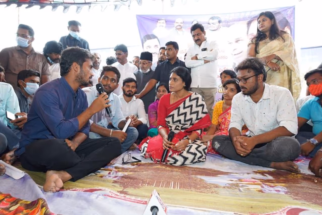 వైఎస్ షర్మిల వరంగల్ పర్యటన వైఎస్ షర్మిల వరంగల్ పర్యటన