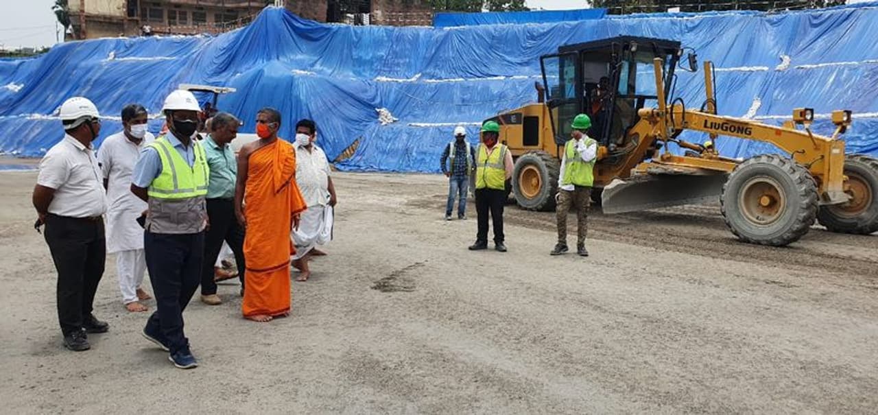 <p>&nbsp;ರಾಮ ಮಂದಿರ ನಿರ್ಮಾಣ ಕಾಮಗಾರಿ ಆರಂಭವಾದ ಮೇಲೆ ಅಯೋಧ್ಯೆಗೆ ಪೇಜಾವರ ಶ್ರೀಗಳು ಪ್ರಥಮ ಭೇಟಿ ನೀಡಿದ್ದಾರೆ.</p>