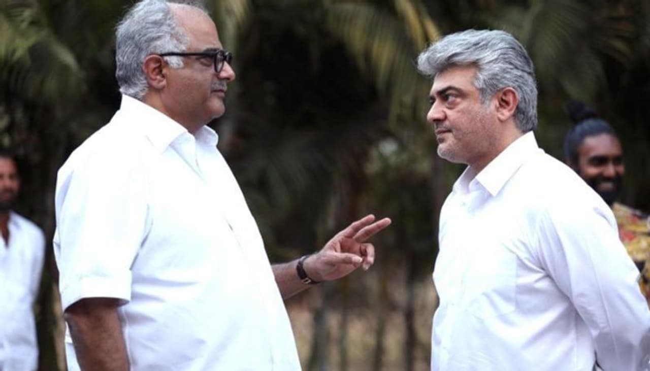 <p>அஜித் நடிப்பில் உருவாகி வரும் வலிமை படத்தின் அப்டேட் கேட்டு ரசிகர்கள் மாதக்கணக்கில் காத்திருந்த நிலையில், வலிமை படத்தின் மோஷன் போஸ்டர் இன்று மாலை வெளியாகும் என தகவல்கள் வெளியாகியுள்ளது. </p> <p>அஜித் நடிப்பில் உருவாகி வரும் வலிமை படத்தின் அப்டேட் கேட்டு ரசிகர்கள் மாதக்கணக்கில் காத்திருந்த நிலையில், வலிமை படத்தின் மோஷன் போஸ்டர் இன்று மாலை வெளியாகும் என தகவல்கள் வெளியாகியுள்ளது. </p>