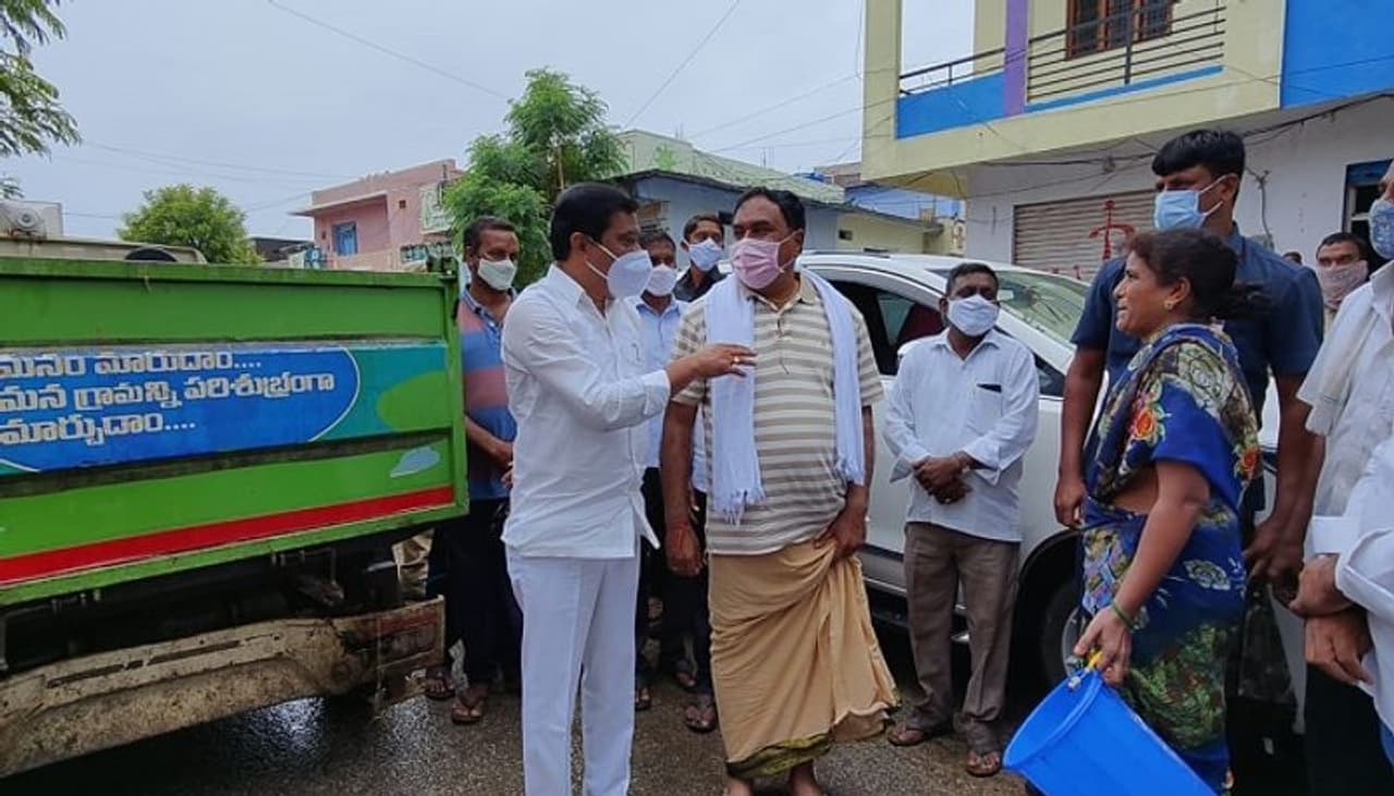 <p>నిజామాబాద్ జిల్లా, వేల్పూర్ గ్రామంలో మంత్రులు మంత్రులు వేముల ప్రశాంత్ రెడ్డి,ఎర్రబెల్లి దయాకరరావులు ఆకస్మిక తనిఖీలు చేపట్టారు. </p> <p>నిజామాబాద్ జిల్లా, వేల్పూర్ గ్రామంలో మంత్రులు మంత్రులు వేముల ప్రశాంత్ రెడ్డి,ఎర్రబెల్లి దయాకరరావులు ఆకస్మిక తనిఖీలు చేపట్టారు. </p>