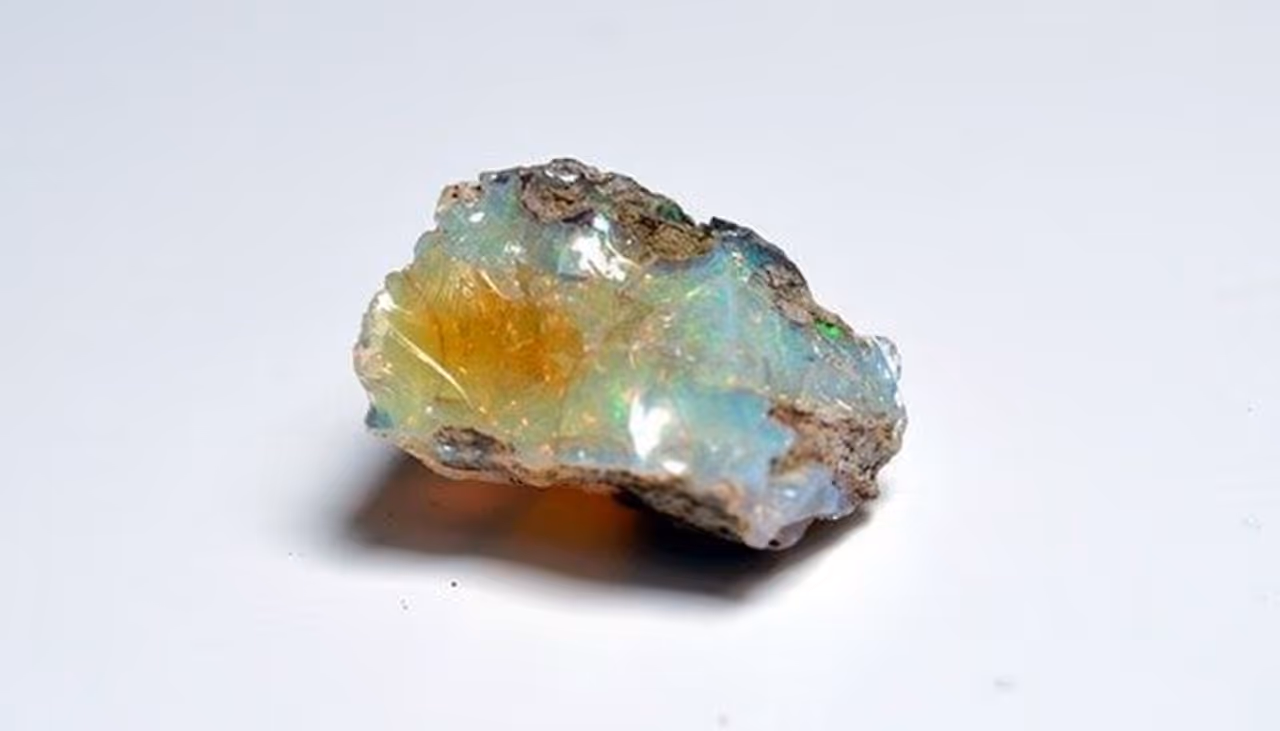 <p>ಶುಕ್ರ ಗ್ರಹದ ರತ್ನದ ಕಲ್ಲು &nbsp;ಕ್ಷೀರಸ್ಪಟಿಕ ಧರಿಸುವುದರಿಂದ ಅನೇಕ ಪ್ರಯೋಜನಗಳಿವೆ. ಶುಕ್ರ ಗ್ರಹವು ಸಂಪತ್ತು ಮತ್ತು ಸಮೃದ್ಧಿಯ ಅಂಶವಾಗಿದೆ. ಅದು ದುರ್ಬಲ ಸ್ಥಾನದಲ್ಲಿದ್ದರೆ ಅದು ಆರ್ಥಿಕ ಪ್ರಗತಿಗೆ ಅಡೆತಡೆಗಳನ್ನುಂಟು ಮಾಡುತ್ತದೆ.</p>