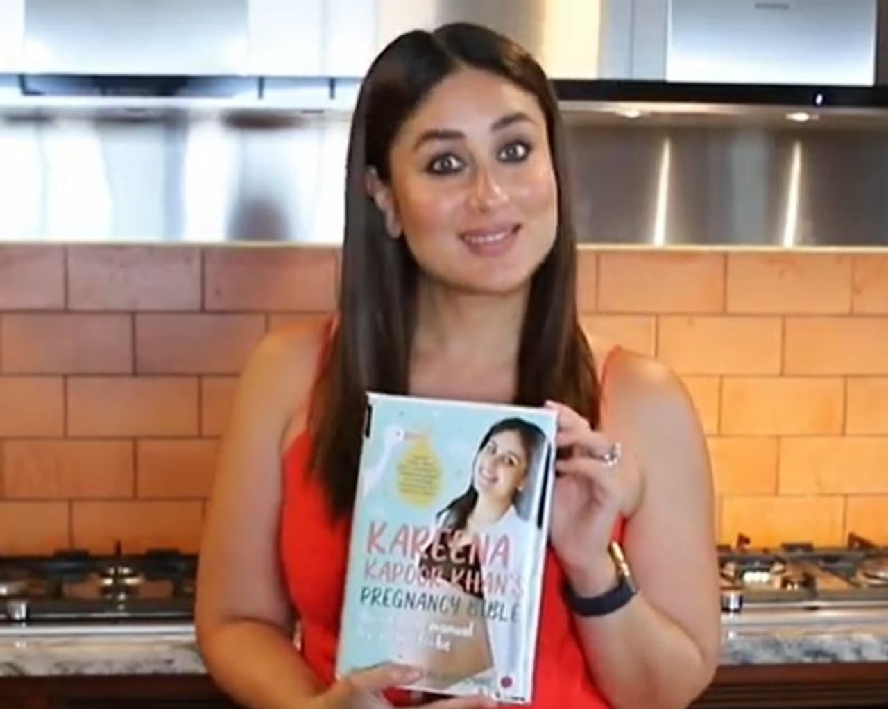 <p style="text align: justify;">ನಟಿ ಕರೀನಾ ಕಪೂರ್ ಬರೆದ ಪುಸ್ತಕದ ಶೀರ್ಷಿಕೆಗೆ ಕ್ರಿಶ್ಚಿಯನ್ ಸಮೂಹ ಆಕ್ಷೇಪ ವ್ಯಕ್ತಪಡಿಸಿದೆ</p> <p style="text align: justify;">ನಟಿ ಕರೀನಾ ಕಪೂರ್ ಬರೆದ ಪುಸ್ತಕದ ಶೀರ್ಷಿಕೆಗೆ ಕ್ರಿಶ್ಚಿಯನ್ ಸಮೂಹ ಆಕ್ಷೇಪ ವ್ಯಕ್ತಪಡಿಸಿದೆ</p>