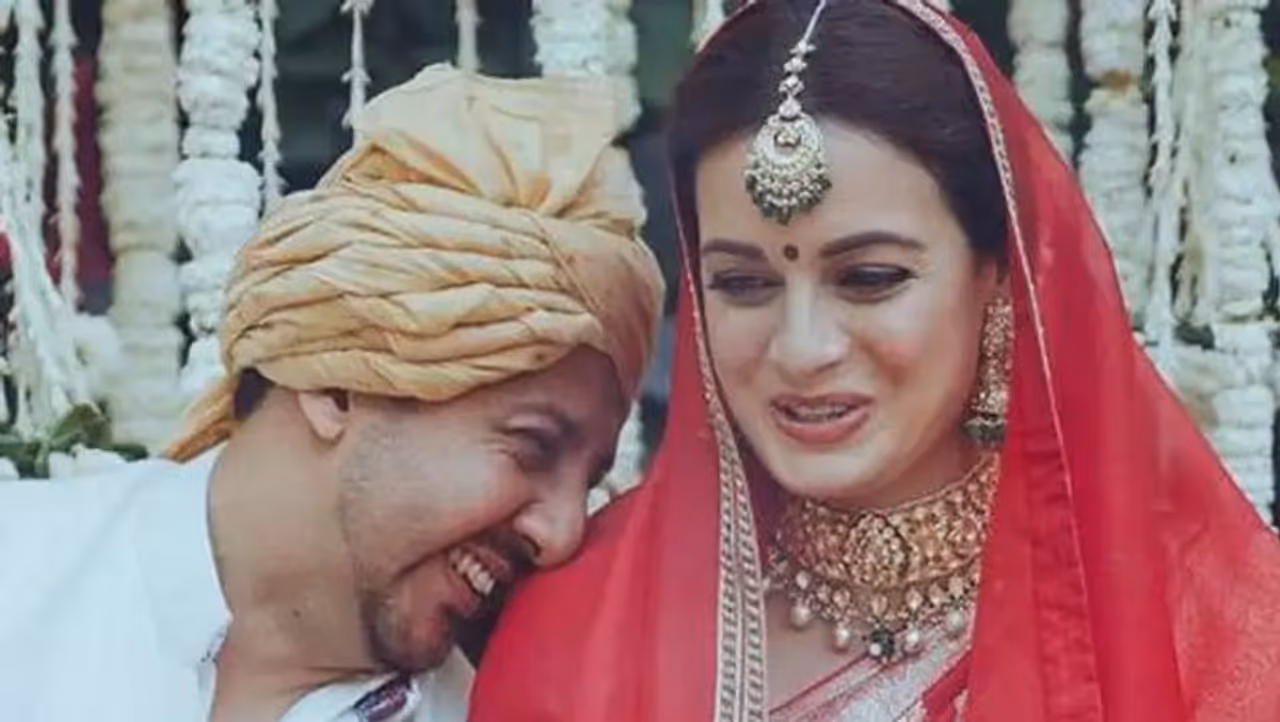 <p>ದಿಯಾ ವೈಭವ್ ರೇಖಿ ಅವರನ್ನು ವಿವಾಹವಾದ ಬೆನ್ನಲ್ಲೇ ತಮ್ಮ ಪ್ರೆಗ್ನೆಂಸಿಯನ್ನು ಸಹ ಆನೌನ್ಸ್‌ ಮಾಡಿದ್ದರು.&nbsp;</p>