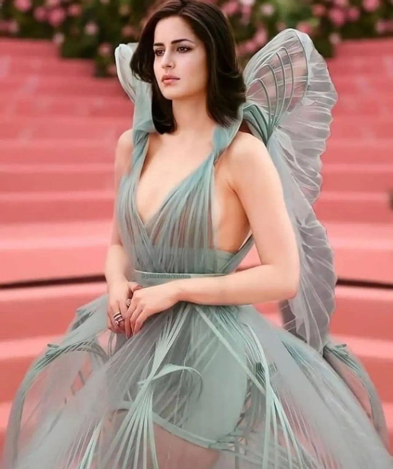 <p style="text align: justify;">ಕತ್ರಿನಾ ಕೈಫ್ ಜುಲೈ 16 ರಂದು ತಮ್ಮ ಜನ್ಮದಿನವನ್ನು ಆಚರಿಸಿದ್ದಾರೆ. ಈ ದಿನ, ಅವರ ಅಭಿಮಾನಿಗಳು ಮತ್ತು ಪ್ರಪಂಚದಾದ್ಯಂತದ ಸ್ನೇಹಿತರು ಅವರನ್ನು ಹಾರೈಸಿದ್ದಾರೆ</p>