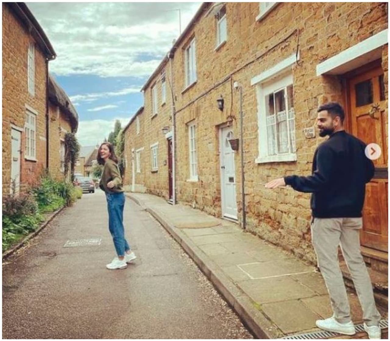 <p>ಇನ್ಸ್ಟಾಗ್ರಾಮ್‌ನಲ್ಲಿ ಅನುಷ್ಕಾ ಫೋಟೋಗಳನ್ನು ಹಂಚಿಕೊಂಡಿದ್ದು, ವಿರಾಟ್ ಜೊತೆ ಯುಕೆ ಬೀದಿಗಳಲ್ಲಿ ಸುತ್ತಾಡುತ್ತಿರುವುದನ್ನು ಕಾಣಬಹುದು.</p>