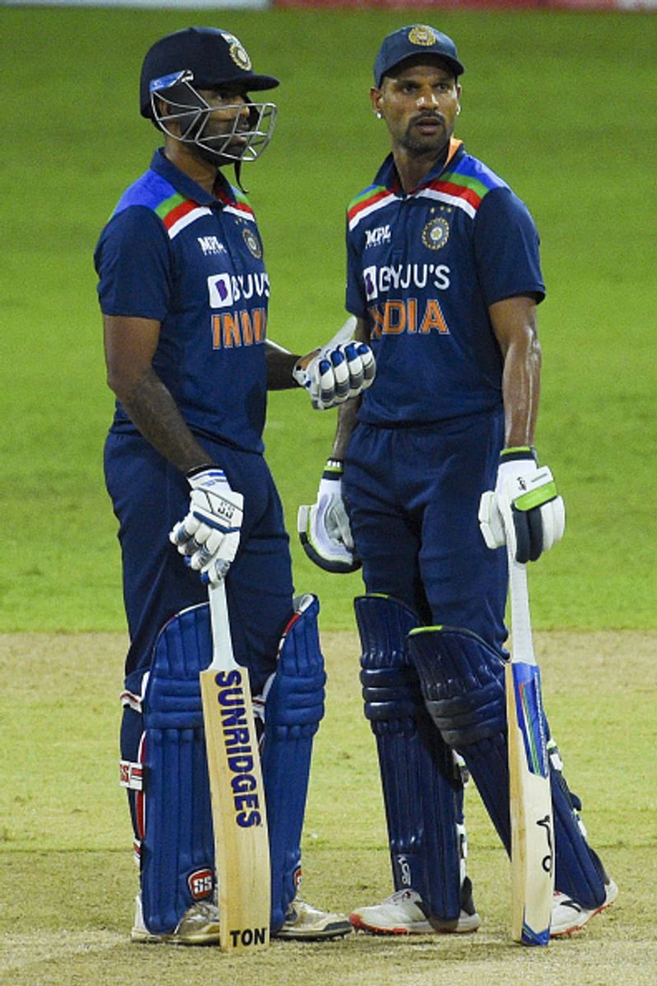 <p>ധവാനും ഷായ്ക്കും പുറമെ അരങ്ങേറ്റ ഏകദിനം കളിച്ച ഇഷാന് കിഷനും സൂര്യകുമാര് യാദവും ബാറ്റിംഗില് നിറഞ്ഞാടിയതോടെയാണ് ഇന്ത്യ ഗംഭീര ജയം നേടിയത്. </p> <p>ധവാനും ഷായ്ക്കും പുറമെ അരങ്ങേറ്റ ഏകദിനം കളിച്ച ഇഷാന് കിഷനും സൂര്യകുമാര് യാദവും ബാറ്റിംഗില് നിറഞ്ഞാടിയതോടെയാണ് ഇന്ത്യ ഗംഭീര ജയം നേടിയത്. </p>